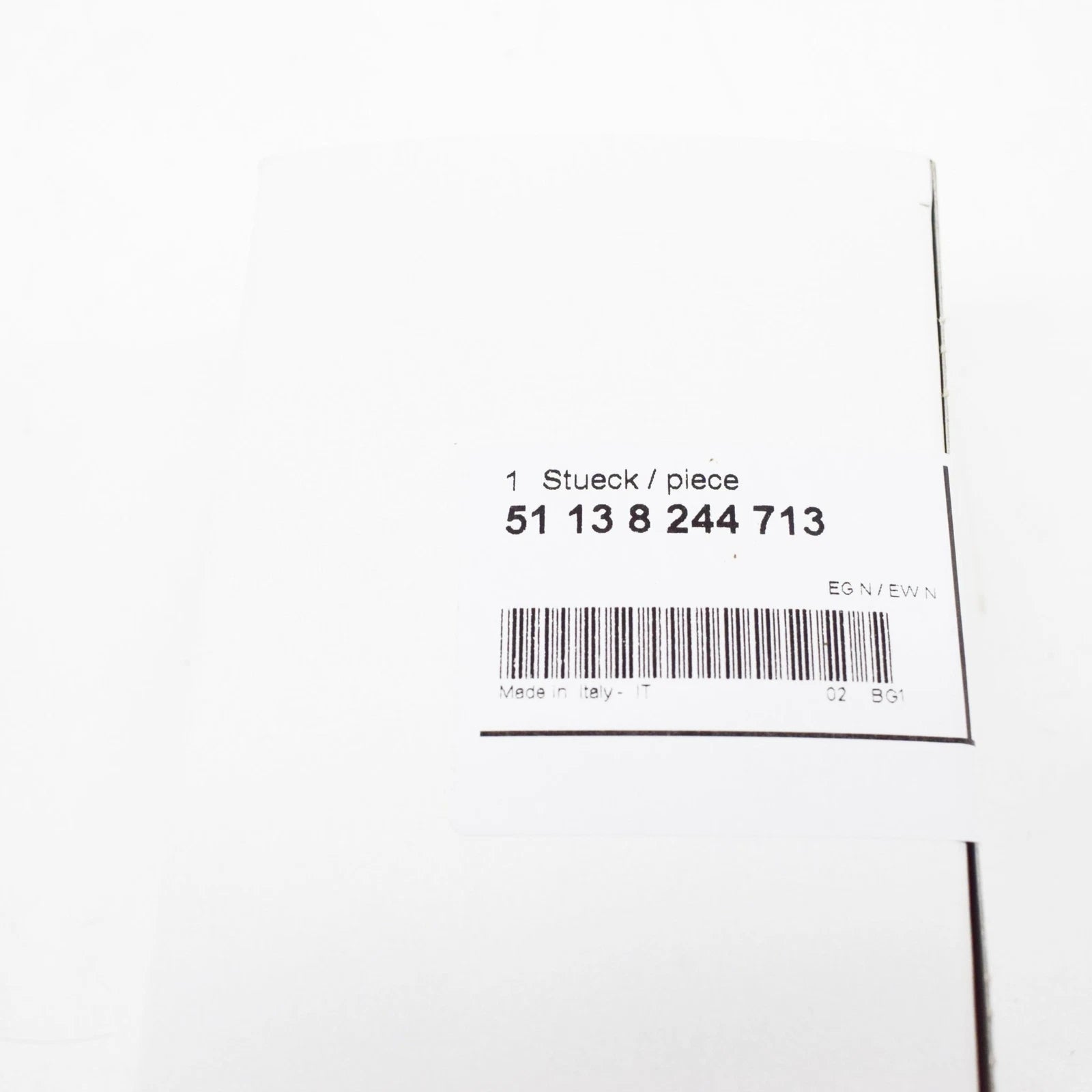 NEW BMW 3 E46 TRUNK LID GRIP GASKET 8244713 51138244713 ORIGINAL