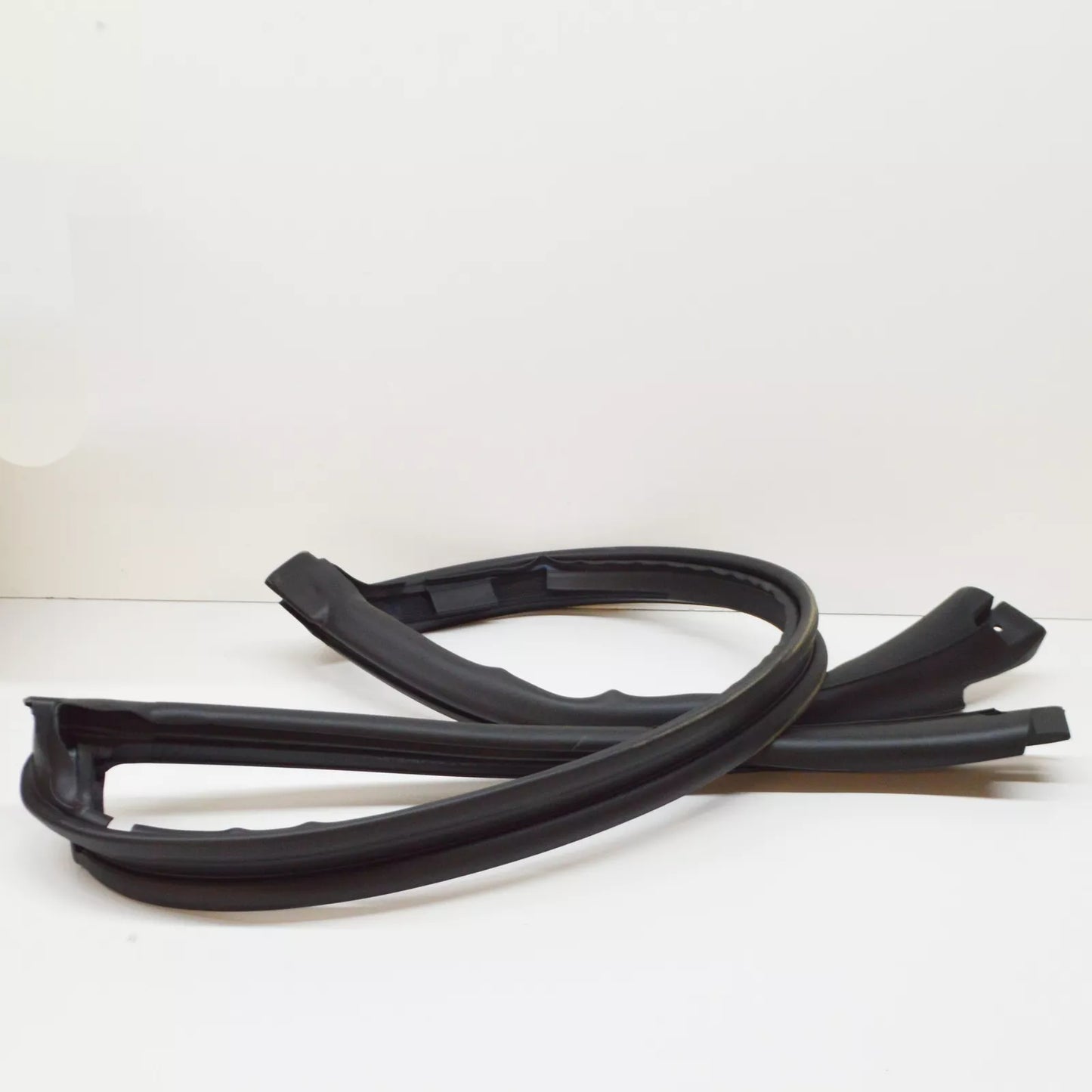 NEW MERCEDES-BENZ A W176 FRONT DOOR EDGE GUARD SEAL A1766920076 ORIGINAL