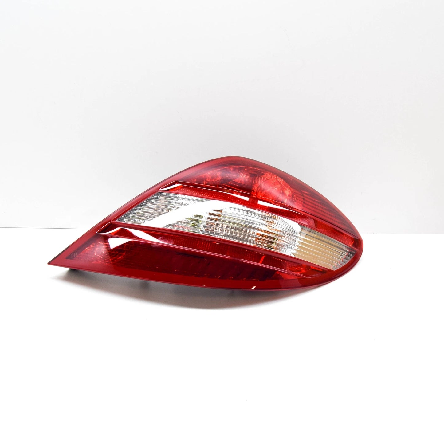 NEW MERCEDES-BENZ SLK R171 REAR RIGHT TAIL LAMP A1718200264 ORIGINAL