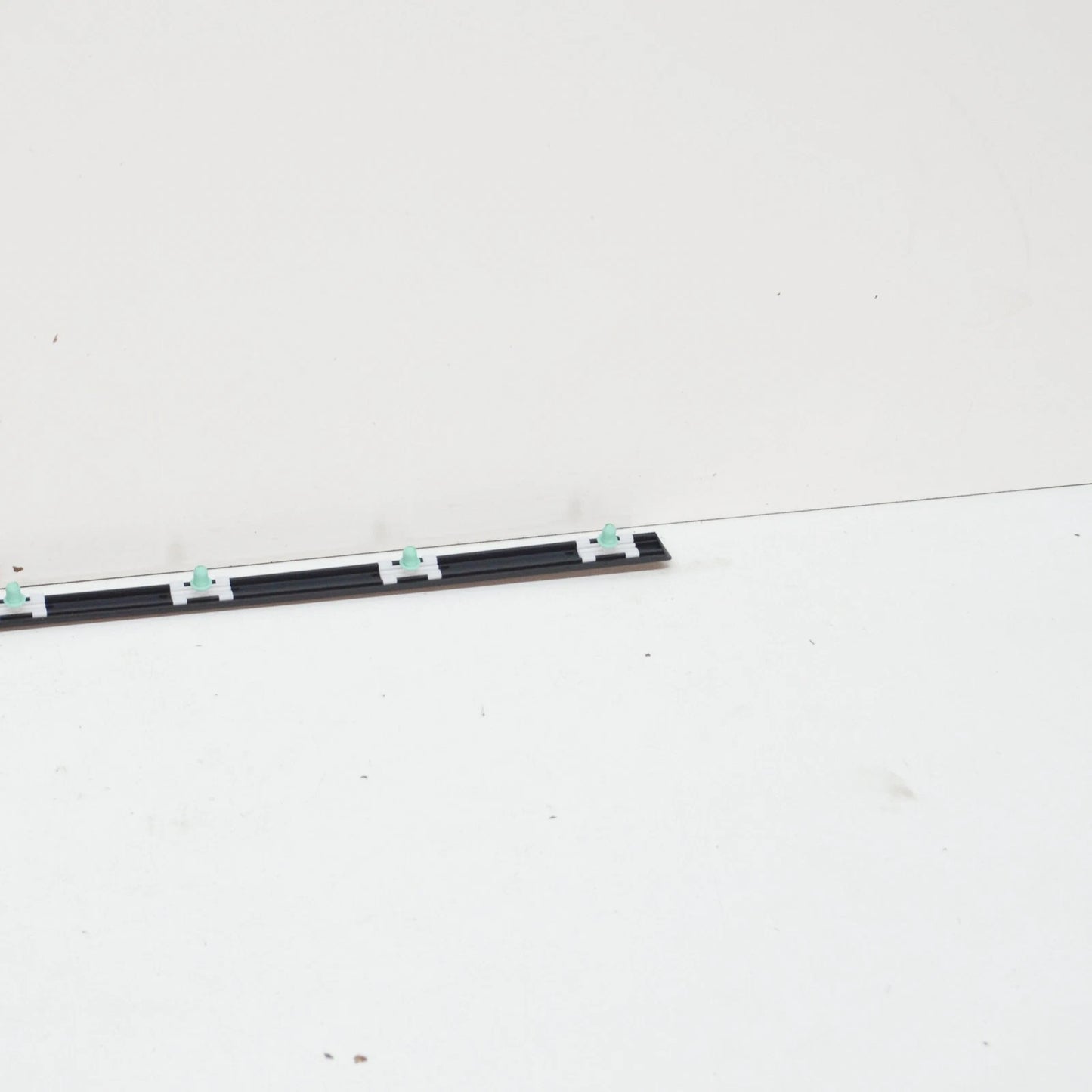 NEW BMW 3 E46 FRONT LEFT DOOR MOLDING 51138208449 8208449 ORIGINAL