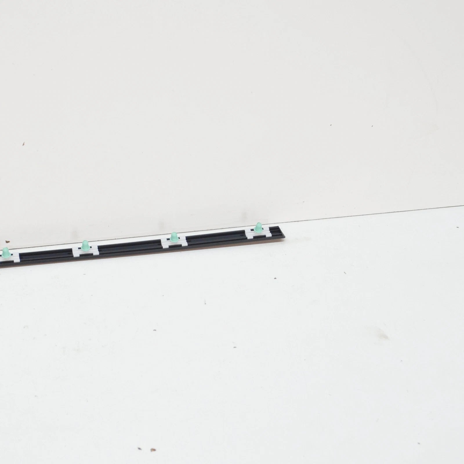 NEW BMW 3 E46 FRONT LEFT DOOR MOLDING 51138208449 8208449 ORIGINAL