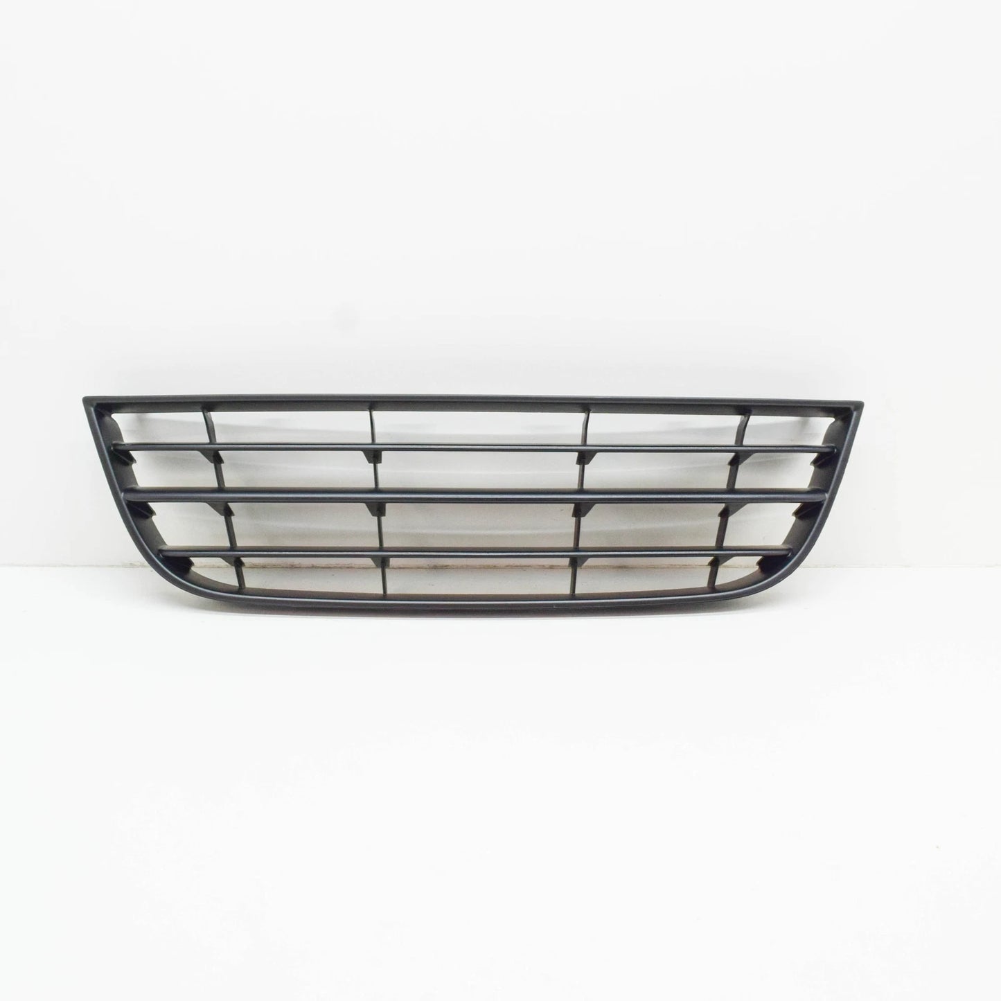 NEW VOLKSWAGEN POLO 9N FRONT BUMPER CENTER LOWER GRILLE 6Q0853677B 9B9 ORIGINAL