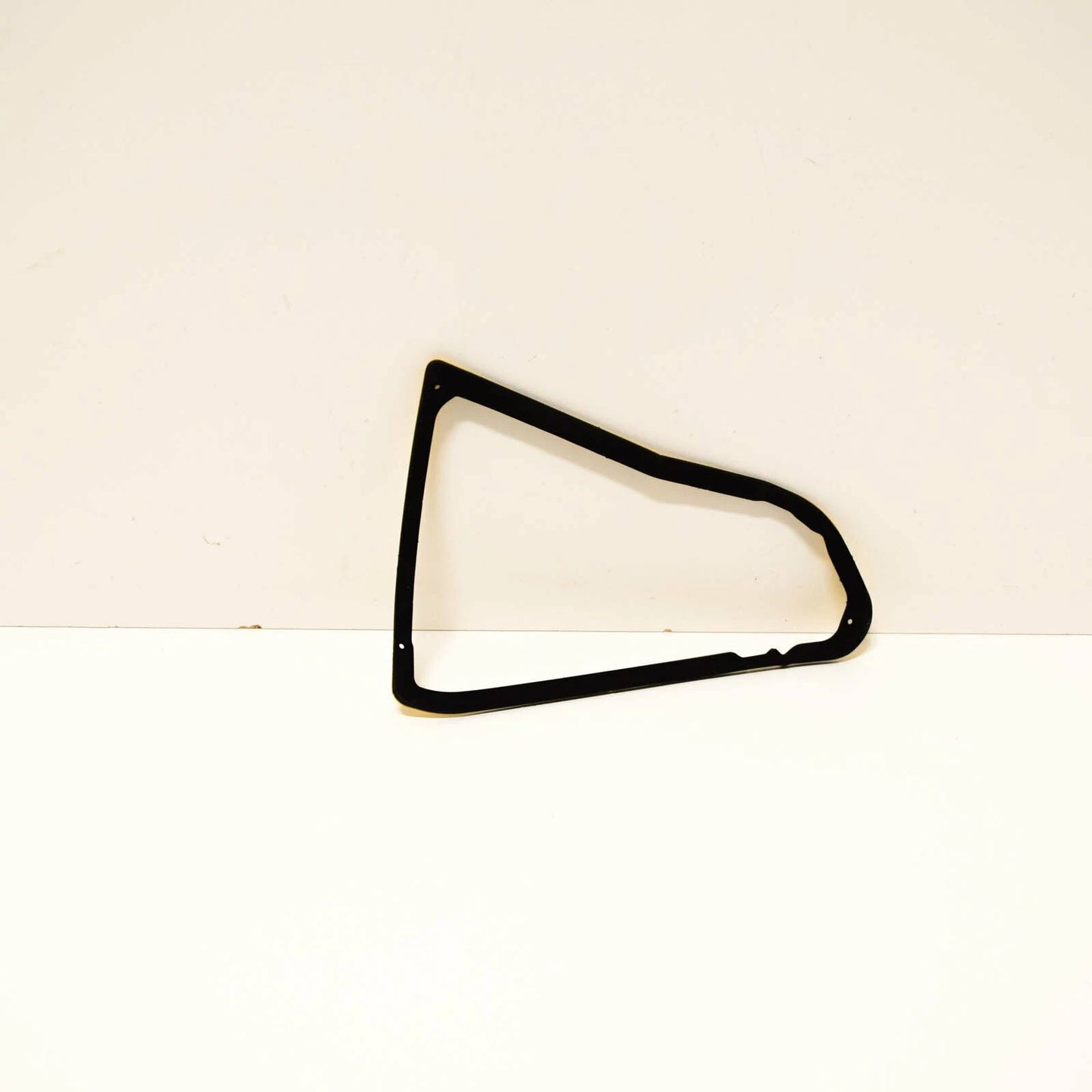 NEW AUDI A4 B8 REAR RIGHT TAIL LIGHT SEAL 8K5945192A ORIGINAL