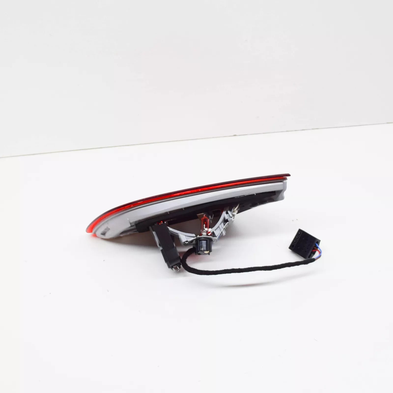 NEW BMW 3 E93 TRUNK LID LEFT SIDE TAILLIGHT 63217252783 7252783 2008 ORIGINAL