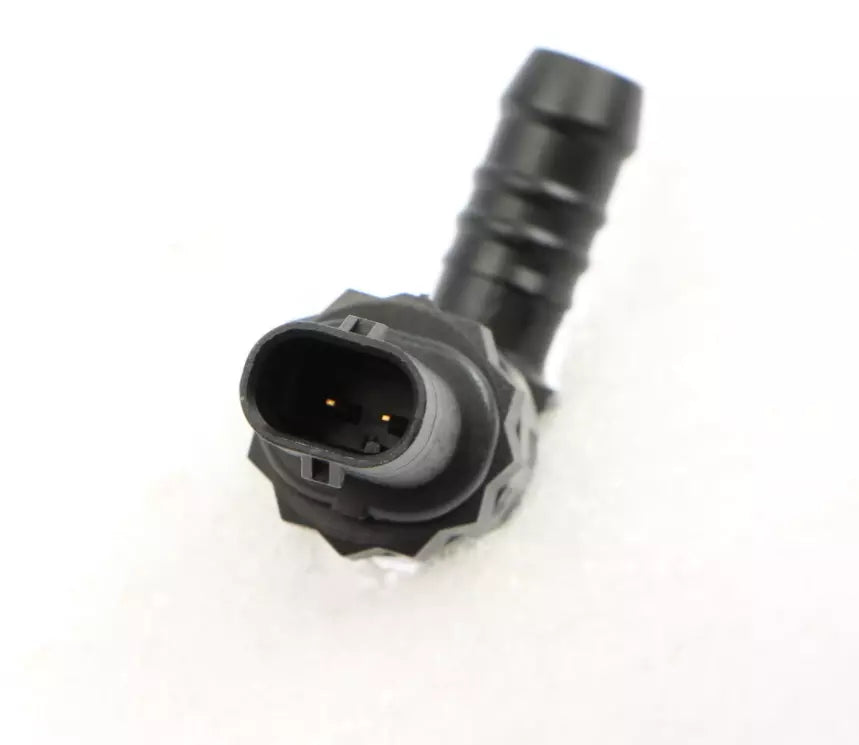 NEW VW PASSAT B8 3G2 FUEL TEMPERATURE SENSOR 04L919824