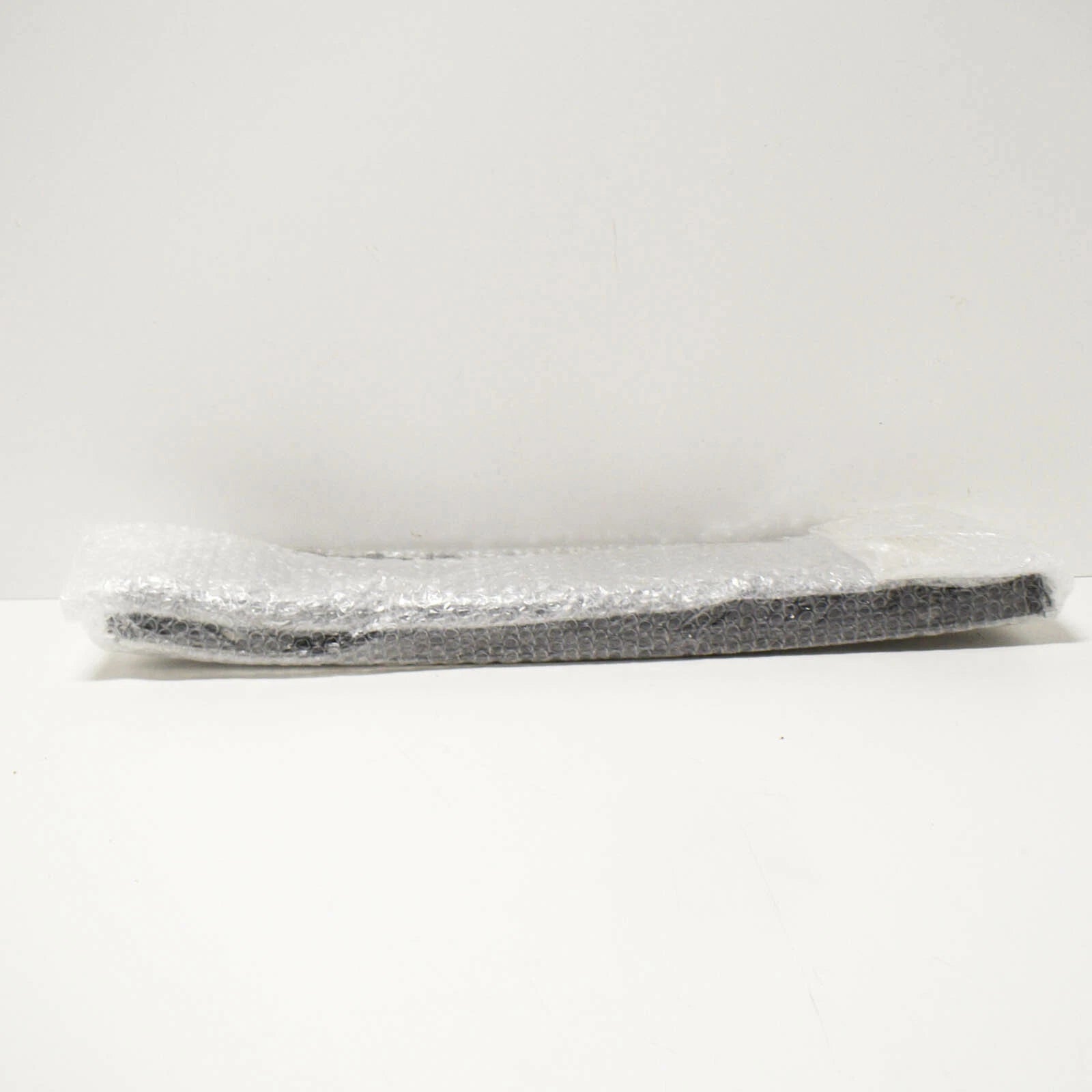 NEW VOLKSWAGEN PASSAT B6 FRONT BUMPER LOWER CENTER GRILLE 3C0853671C9B9