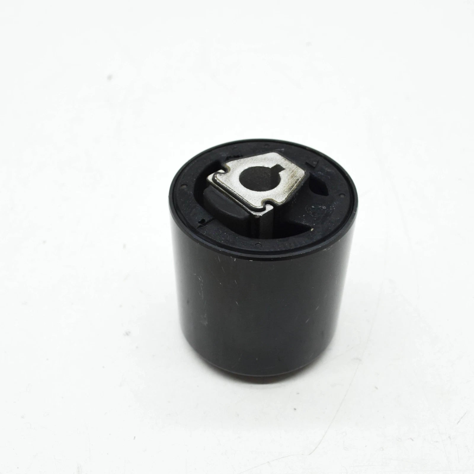 NEW BMW X5 E53 3.0D 155KW FRONT CONTROL ARM BUSHING 31126769715 ORIGINAL