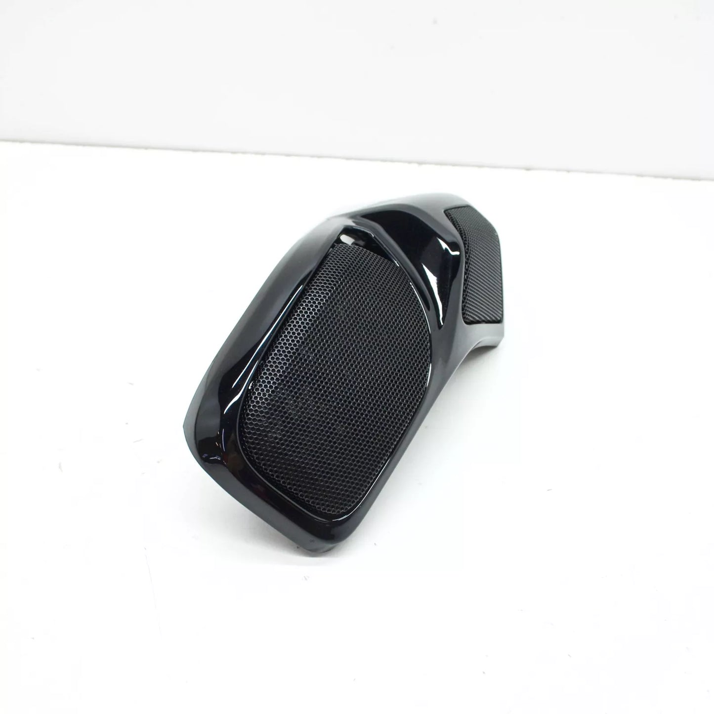 NEW BMW K61 K 1600 BAGGER 0F51 REAR RIGHT SPEAKER COVER 46548358698 ORIGINAL