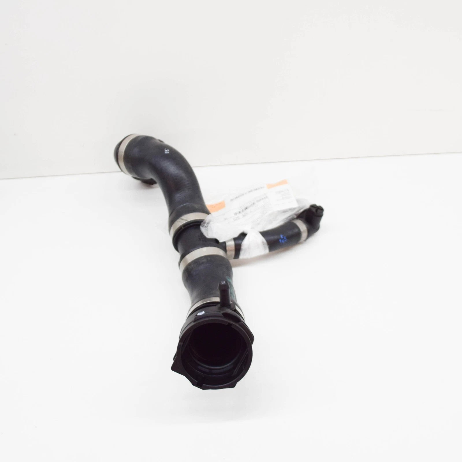 NEW BMW E81 E82 E87 E87N UPPER HOSE FOR ENGINE RADIATOR 7525023 17127525023