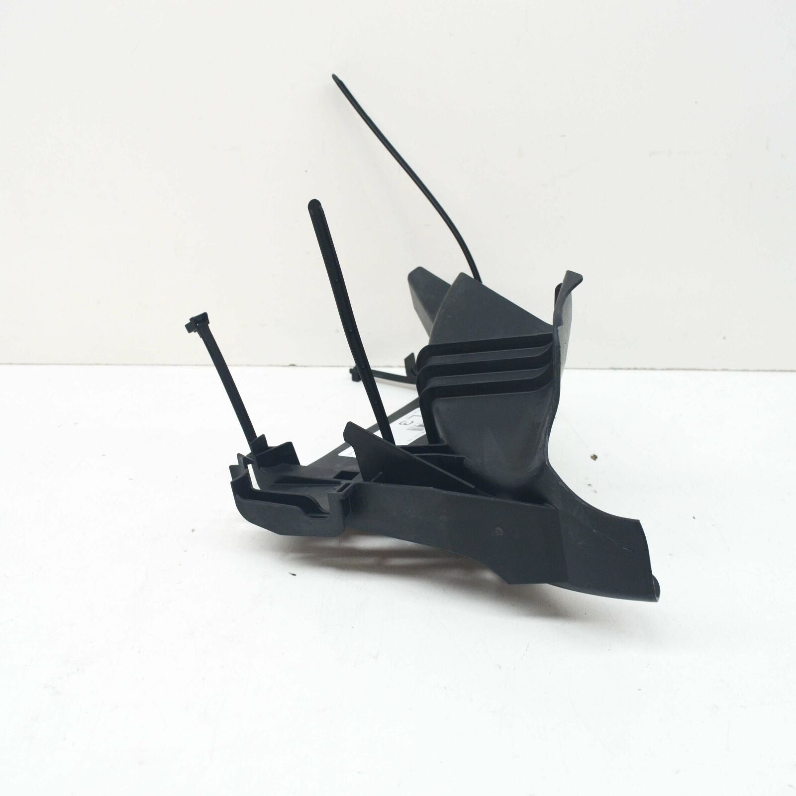 NEW MB CLA COUPE C117 FRONT LEFT BRAKE AIR DUCT A2464211420 ORIGINAL