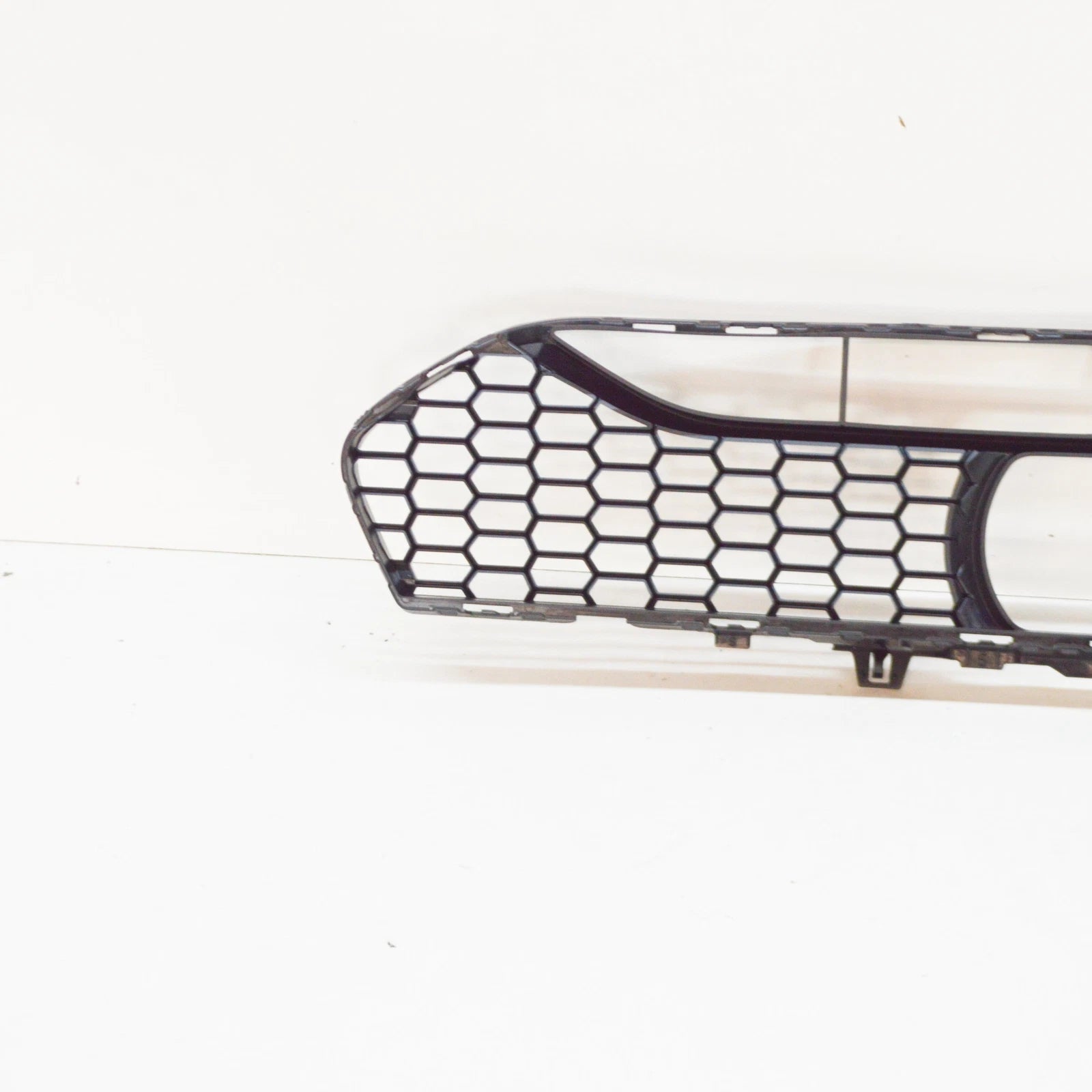 NEW BMW F90 FRONT LOWER GRILLE 51118072980 8072980 ORIGINAL