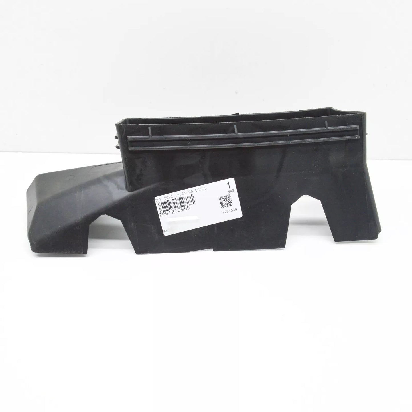 NEW VOLKSWAGEN TOUAREG 7P LEFT RADIATOR AIR DUCT 7P6121395B ORIGINAL