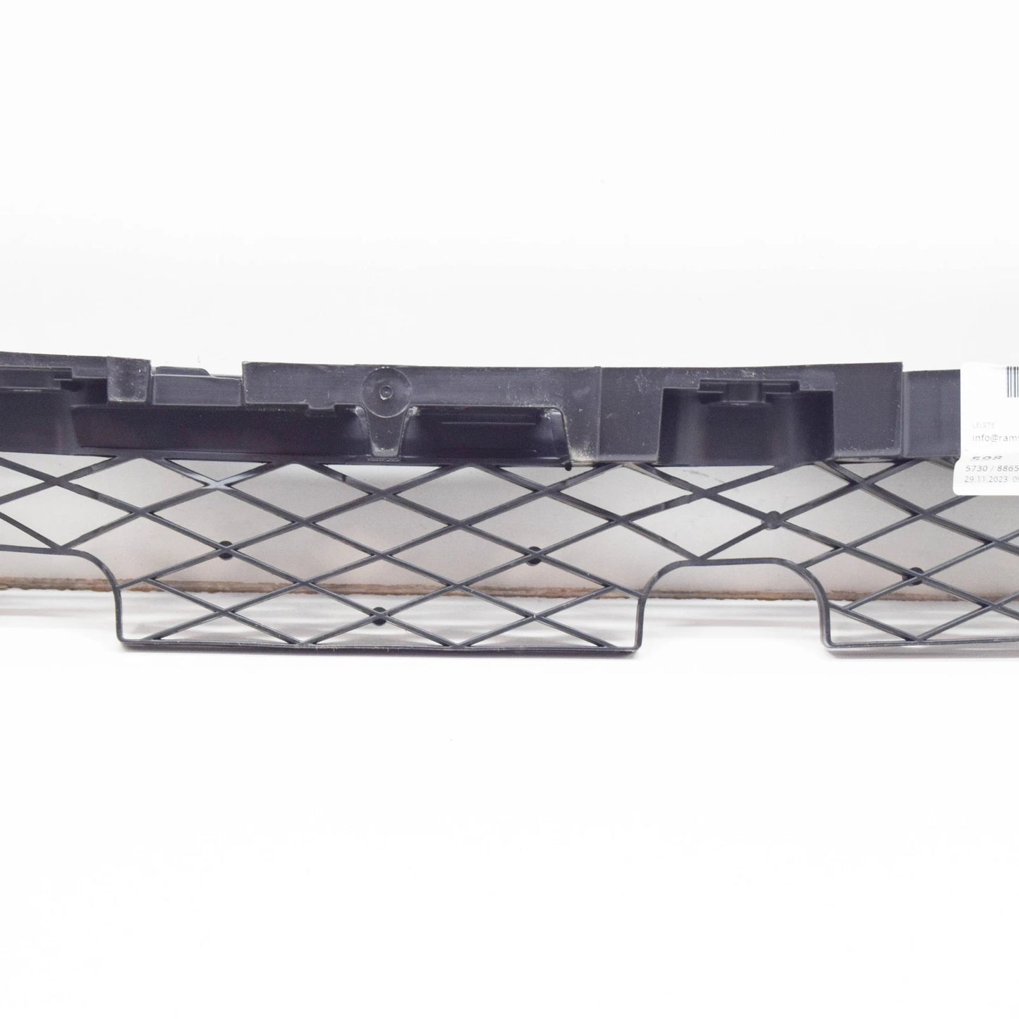 NEW VOLKSWAGEN PASSAT B7 REAR BUMPER MIDDLE BRACKET MOUNT 3AF807863C ORIGINAL