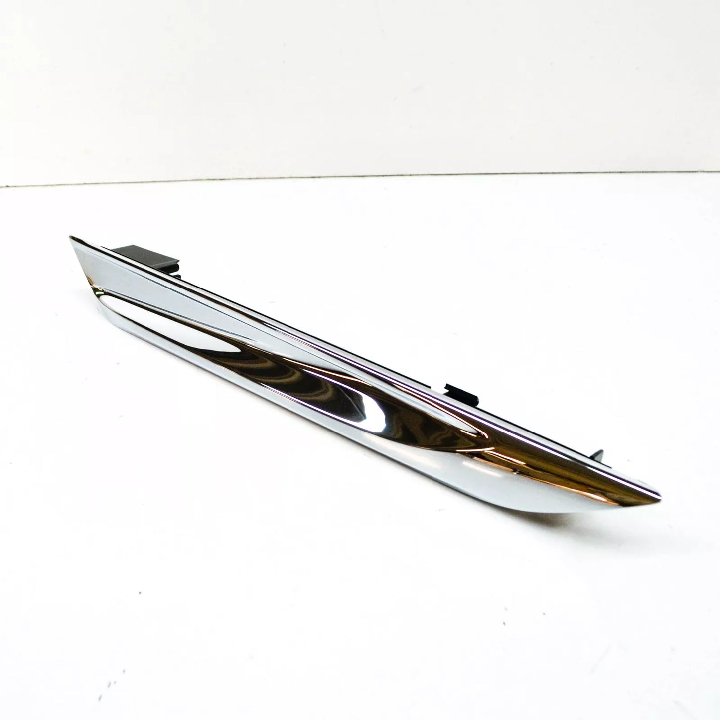 NEW BMW 6 F06 RIGHT WING FENDER MOLDING TRIM 51137370396 7370396 2016 ORIGINAL