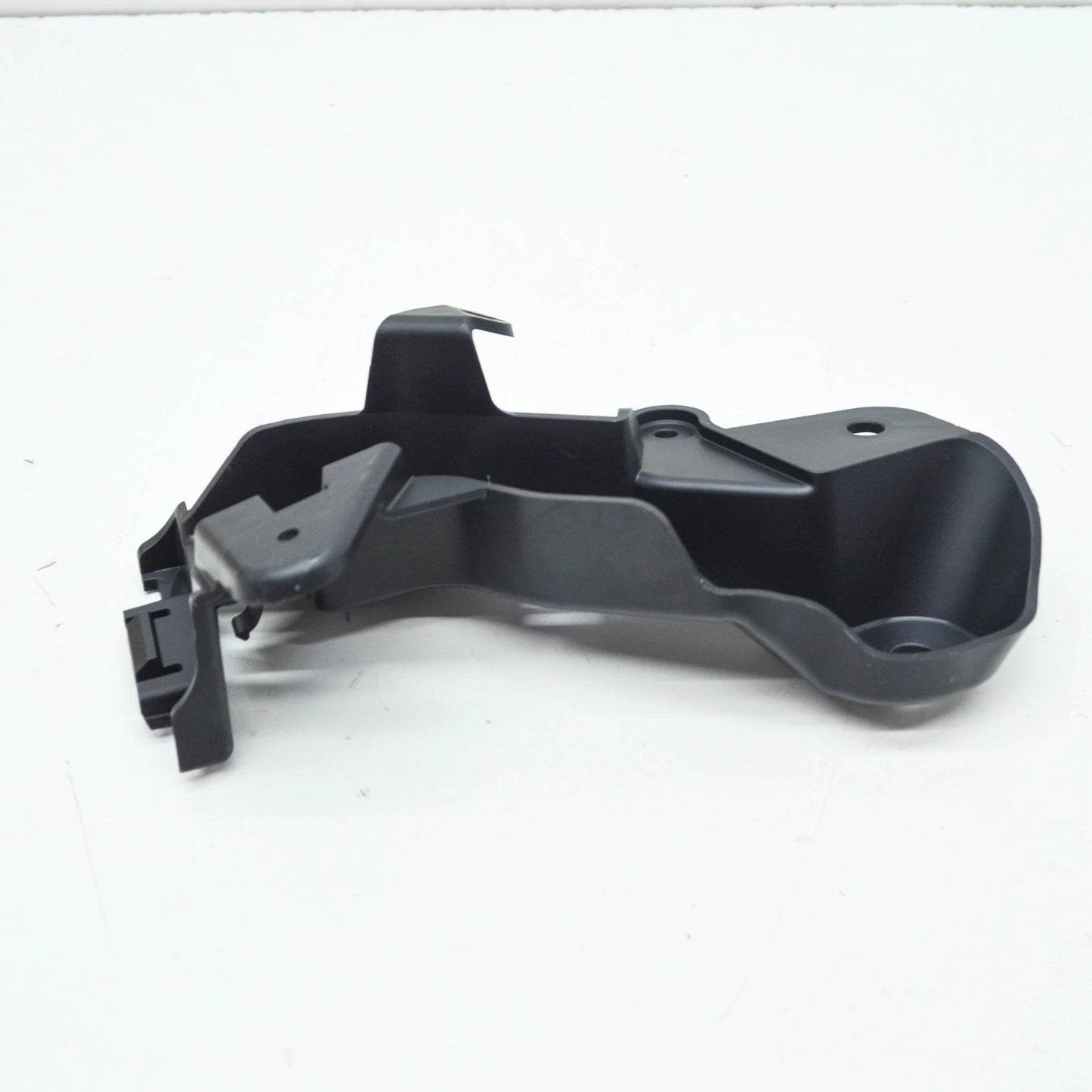 NEW MERCEDES-BENZ C W205 REAR RIGHT LOWER BUMPER BRACKET A2058854214