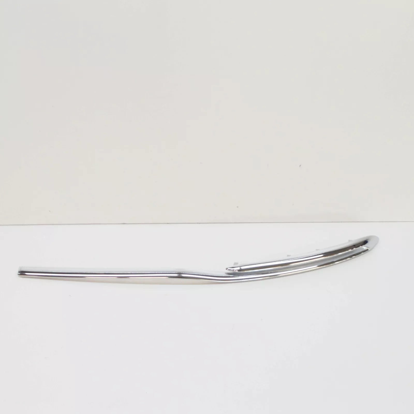 NEW MERCEDES-BENZ S W222 FRONT BUMPER LEFT TRIM STRIP A2228851200 ORIGINAL