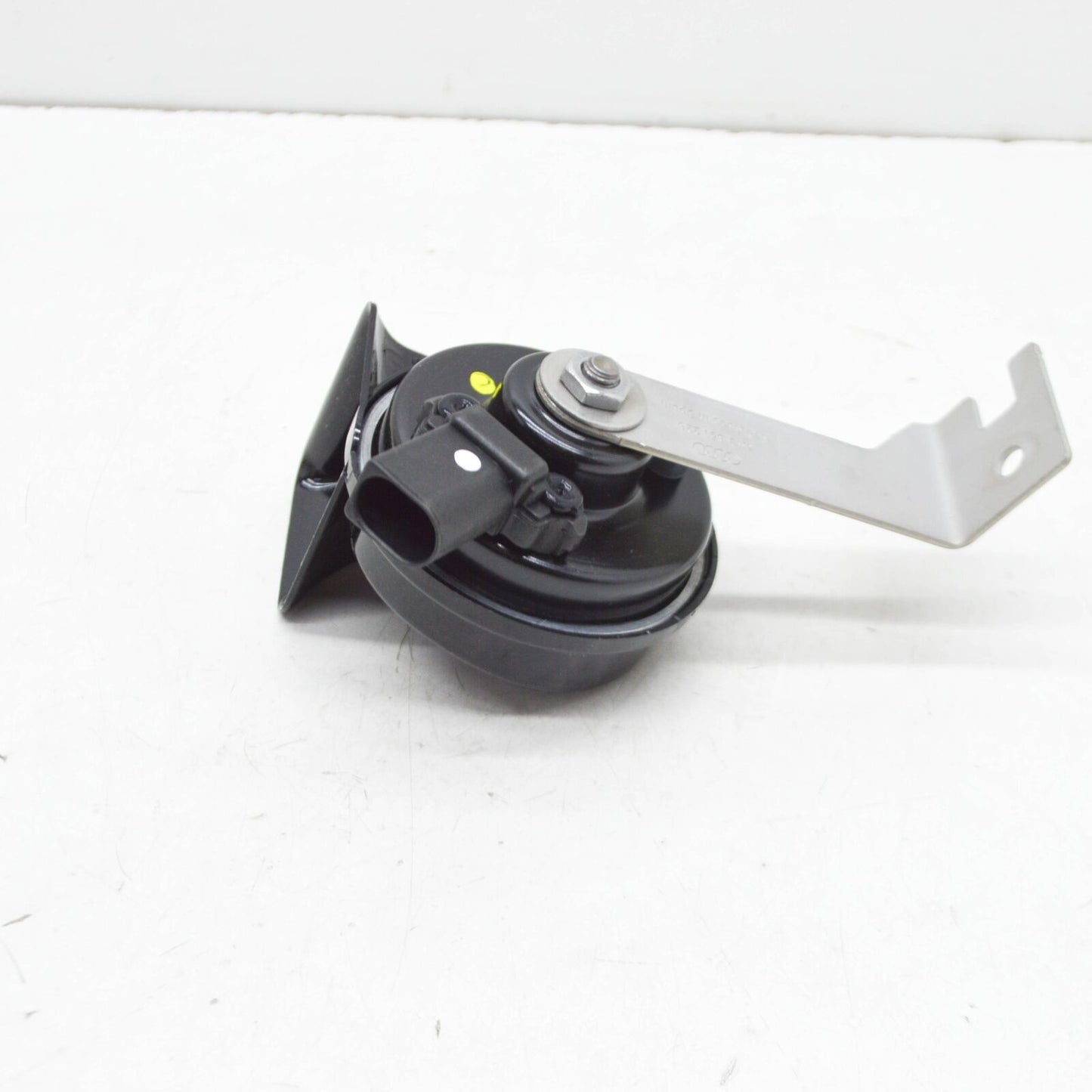 NEW AUDI Q7 4M LEFT LOW TONE HORN SIGNAL FANFARE 4M0951209 ORIGINAL