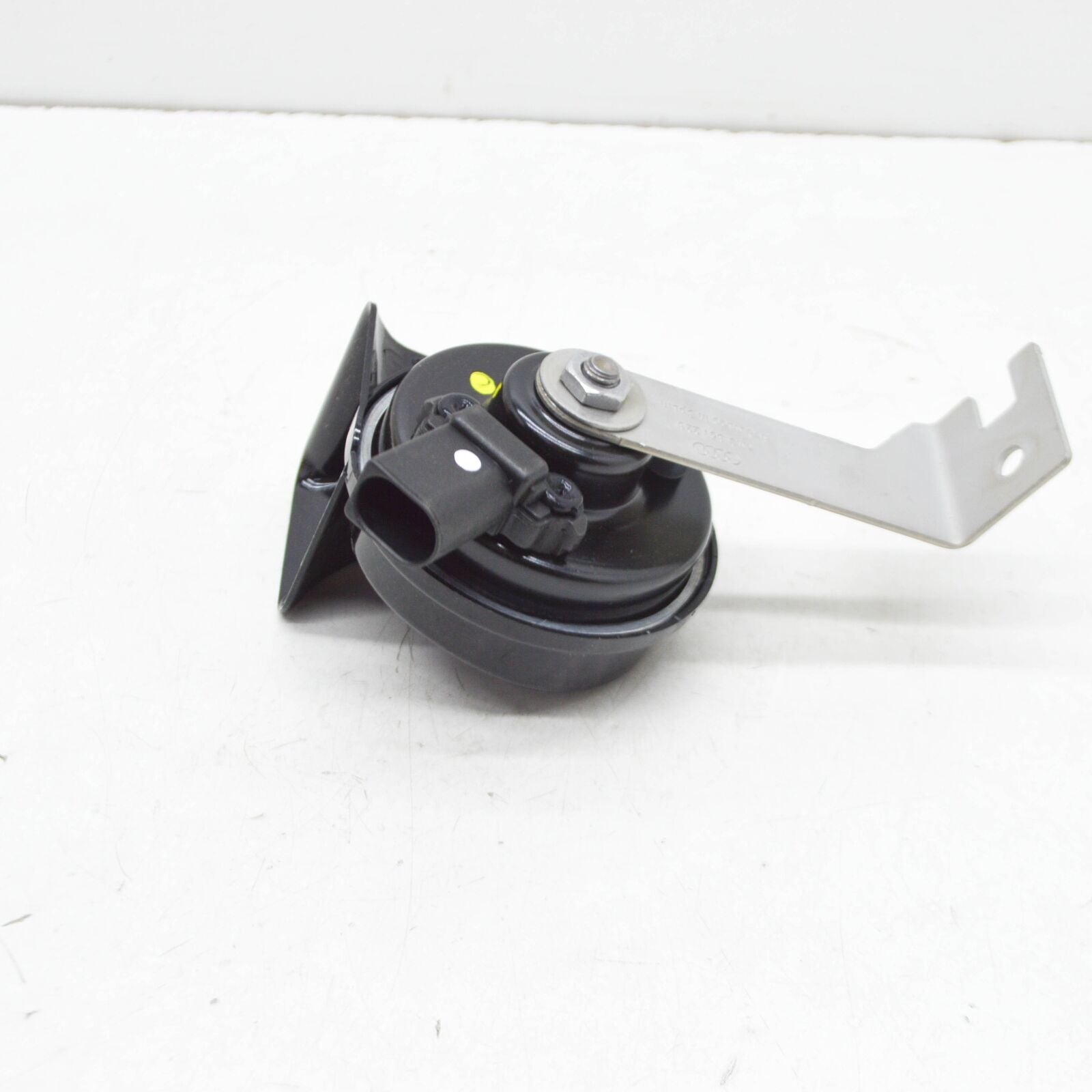 NEW AUDI Q7 4M LEFT LOW TONE HORN SIGNAL FANFARE 4M0951209 ORIGINAL