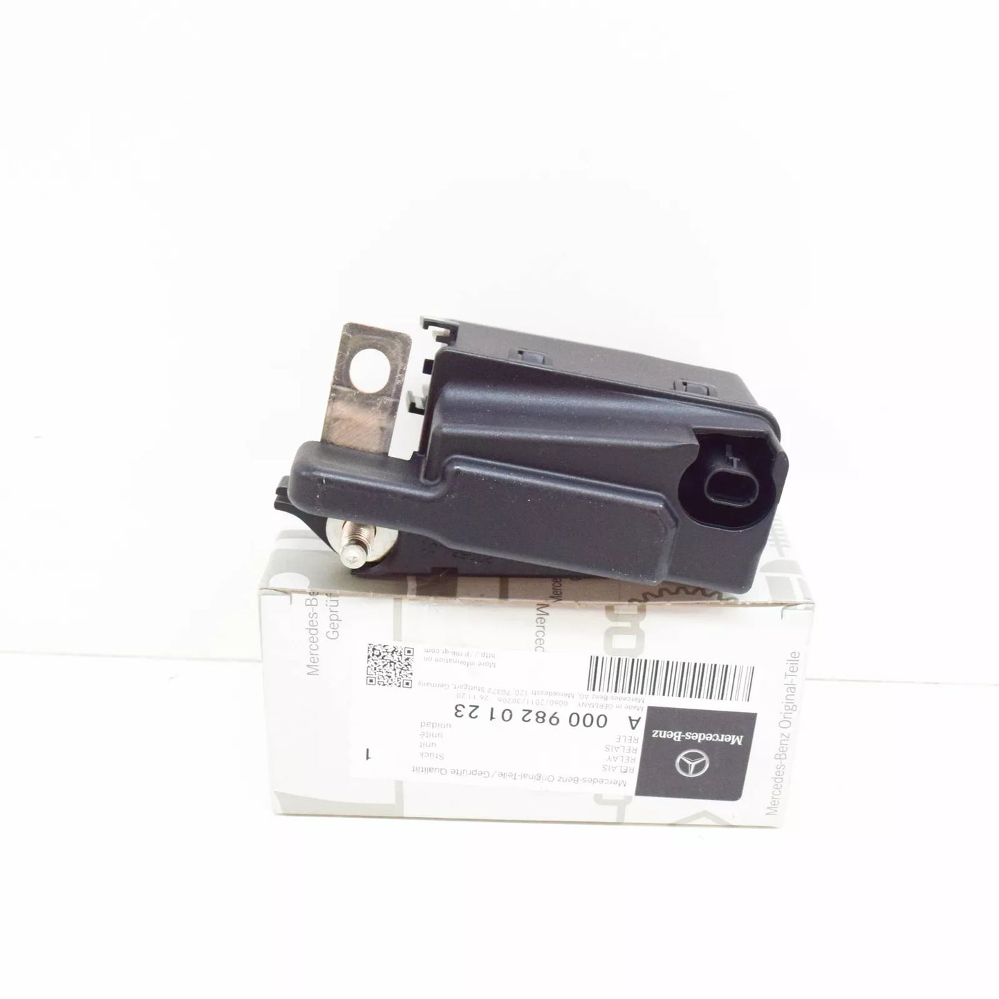 NEW MERCEDES-BENZ GLE W166 FRONT RIGHT FOOTWELL RELAY A0009820123 2016 10892345