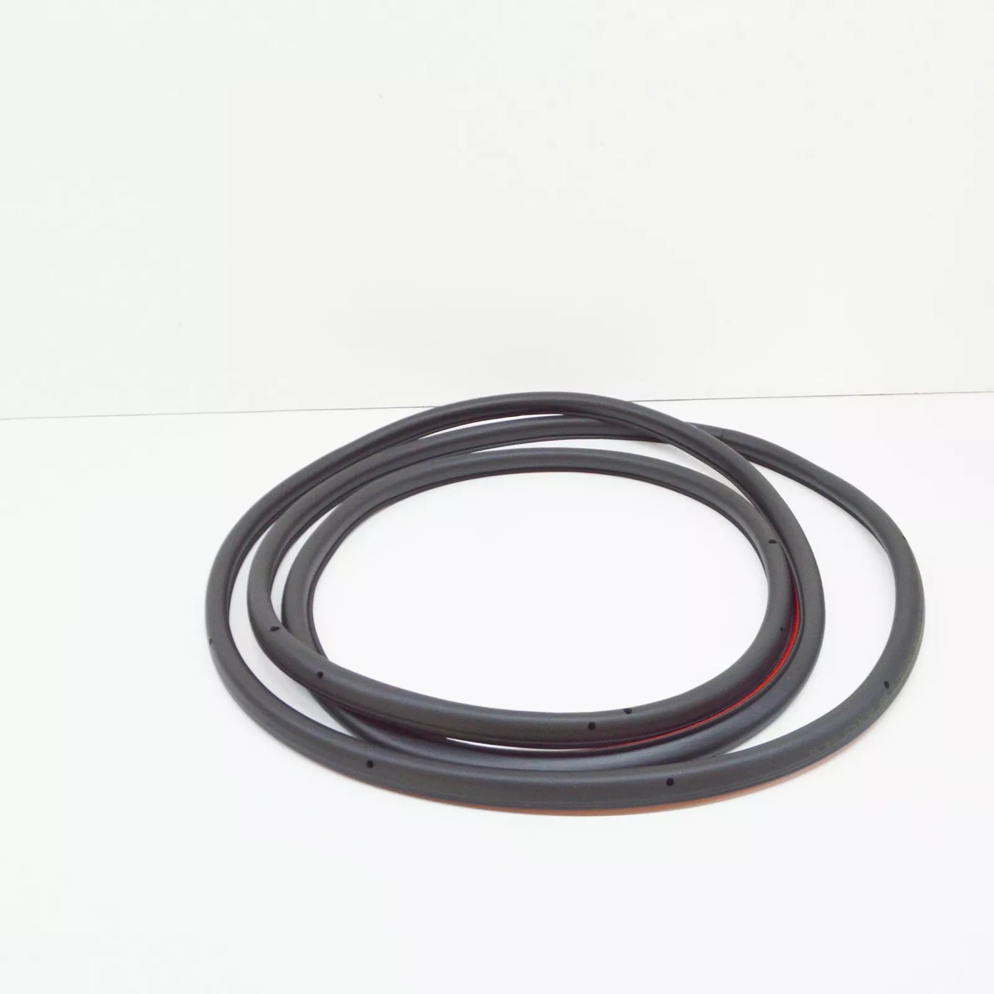 NEW AUDI A3 SPORTBACK 8V FRONT RIGHT OUTER DOOR SEAL RUBBER 8V4837912C ORIGINAL