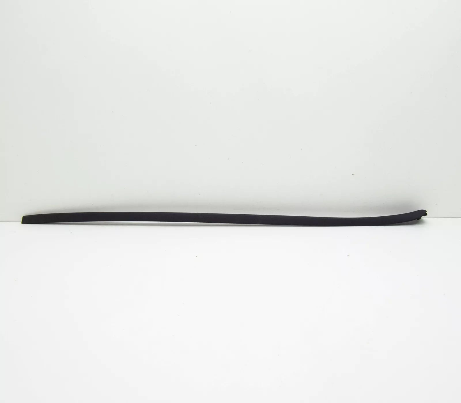NEW SEAT LEON 5F RIGHT WINDSCREEN TRIM STRIP 5F0854320E9B9 ORIGINAL