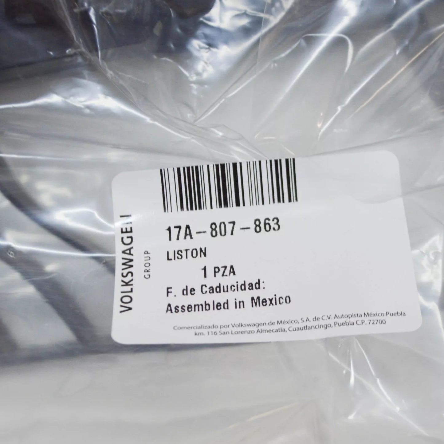 NEW VW JETTA A7 REAR BUMPER CENTRE BRACKET SECURING STRIP 17A807863 ORIGINAL