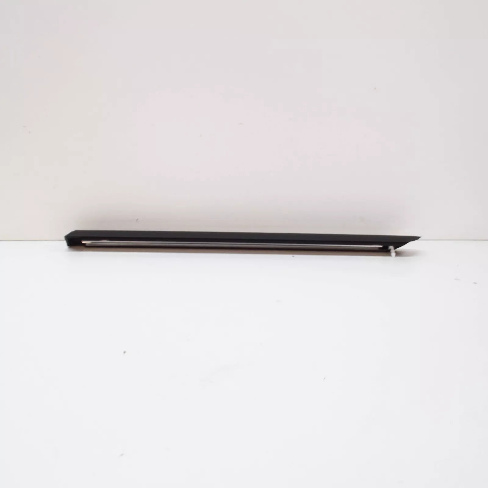 NEW BMW 3 E30 RIGHT REAR FENDER MOLDING 51131965106 ORIGINAL