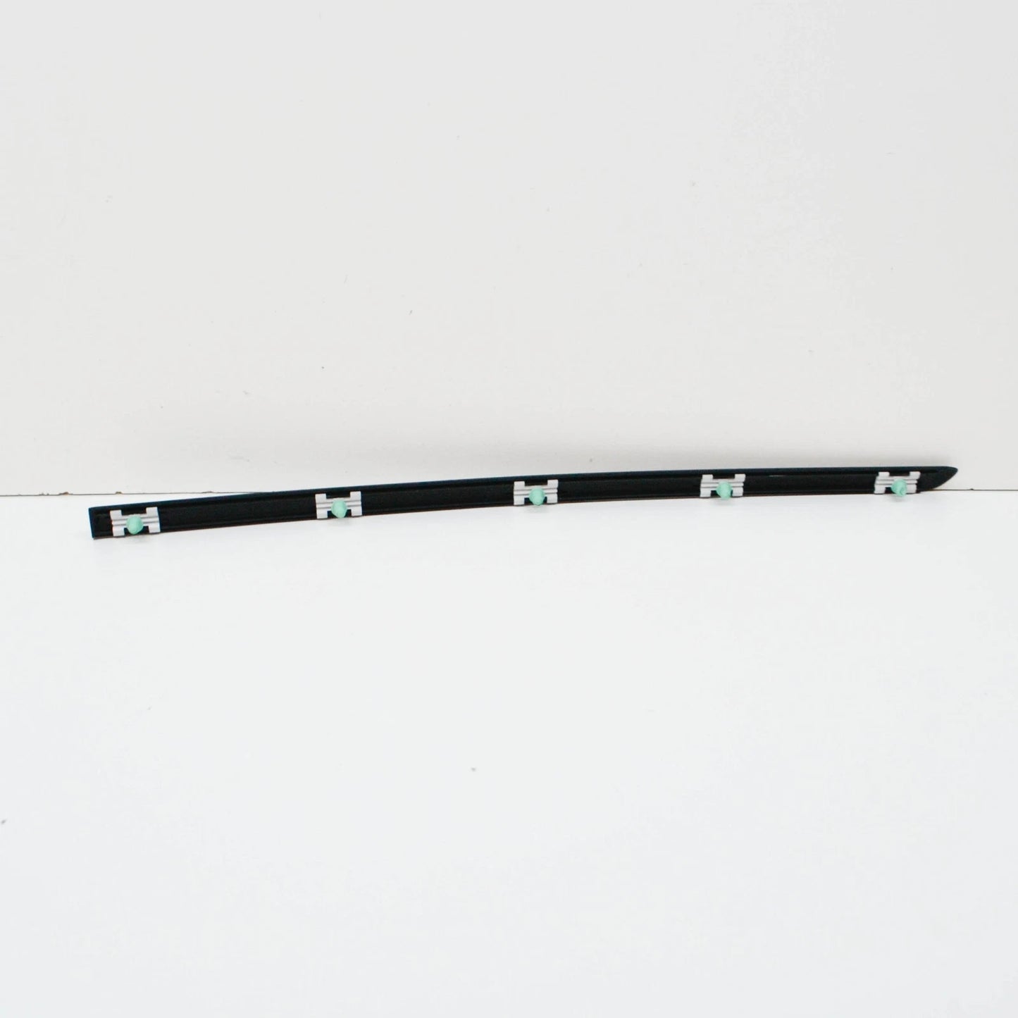 NEW BMW 3 E46 REAR RIGHT DOOR MOLDING TRIM 51138208452 8208452 ORIGINAL