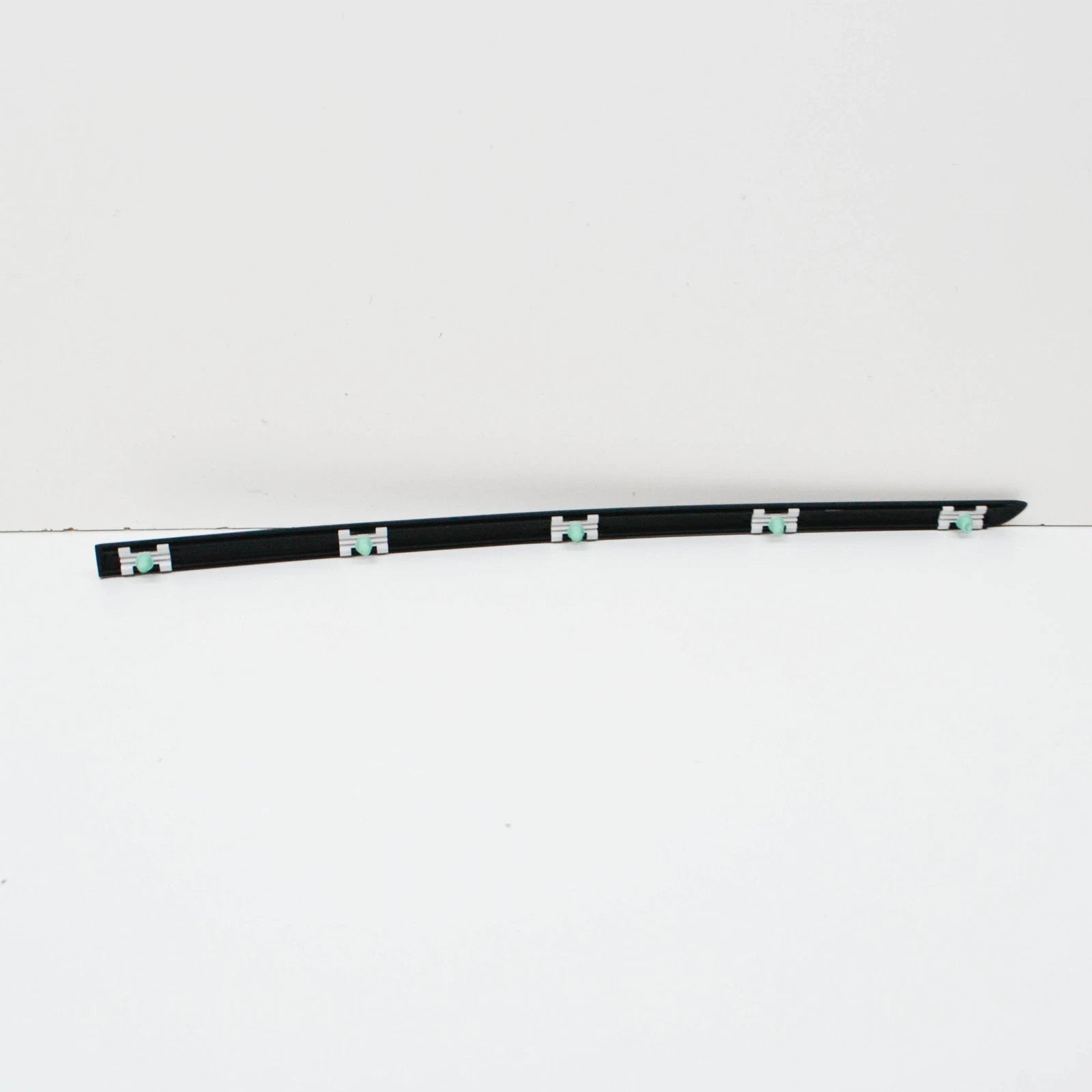 NEW BMW 3 E46 REAR RIGHT DOOR MOLDING TRIM 51138208452 8208452 ORIGINAL