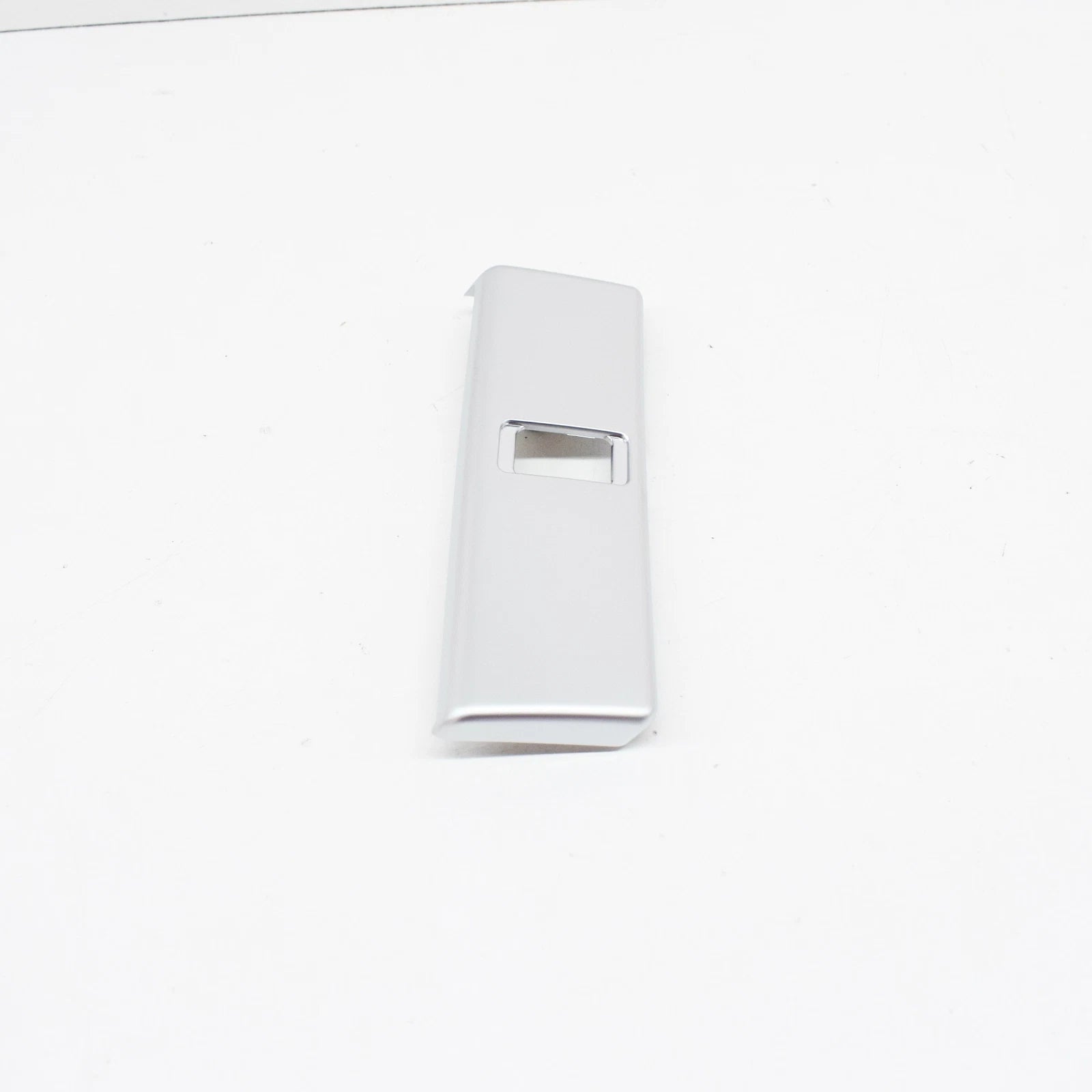 NEW BMW 5 E39 LEFT CENTER FINISHER 51452695585 2695585 ORIGINAL