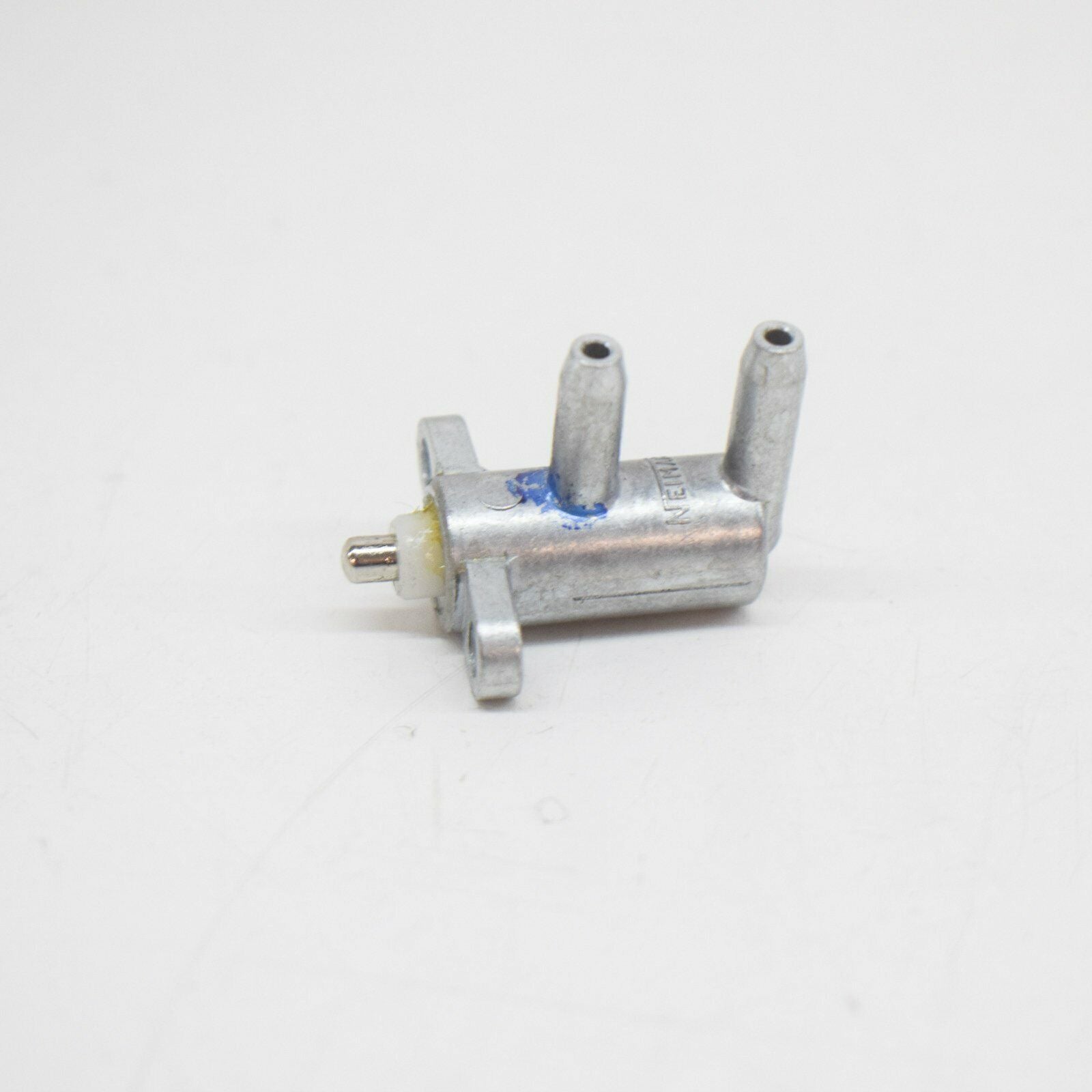 NEW MERCEDES-BENZ SALOON W123 VACUUM VALVE A0004600284 3.0 DIESEL ORIGINAL