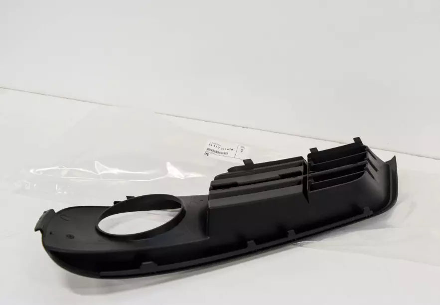 NEW BMW 5 GT F07 RIGHT FOG LIGHT PARTLY CLOSED GRILLE 51117331678 2015 ORIGINAL