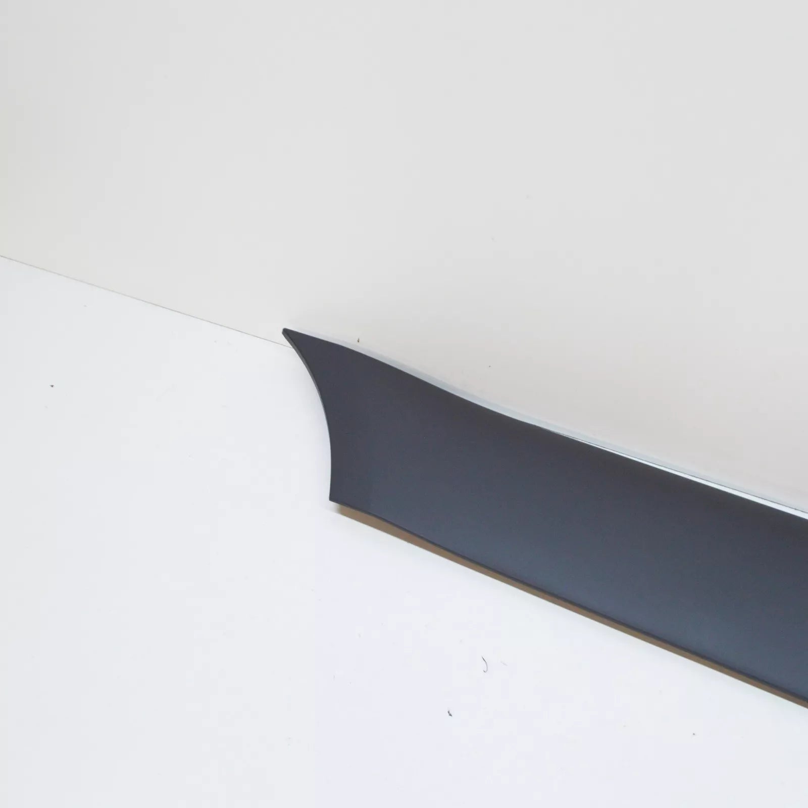 NEW MB SPRINTER W907 REAR RIGHT WHEEL ARCH FRONT STRIP A90769060009K83