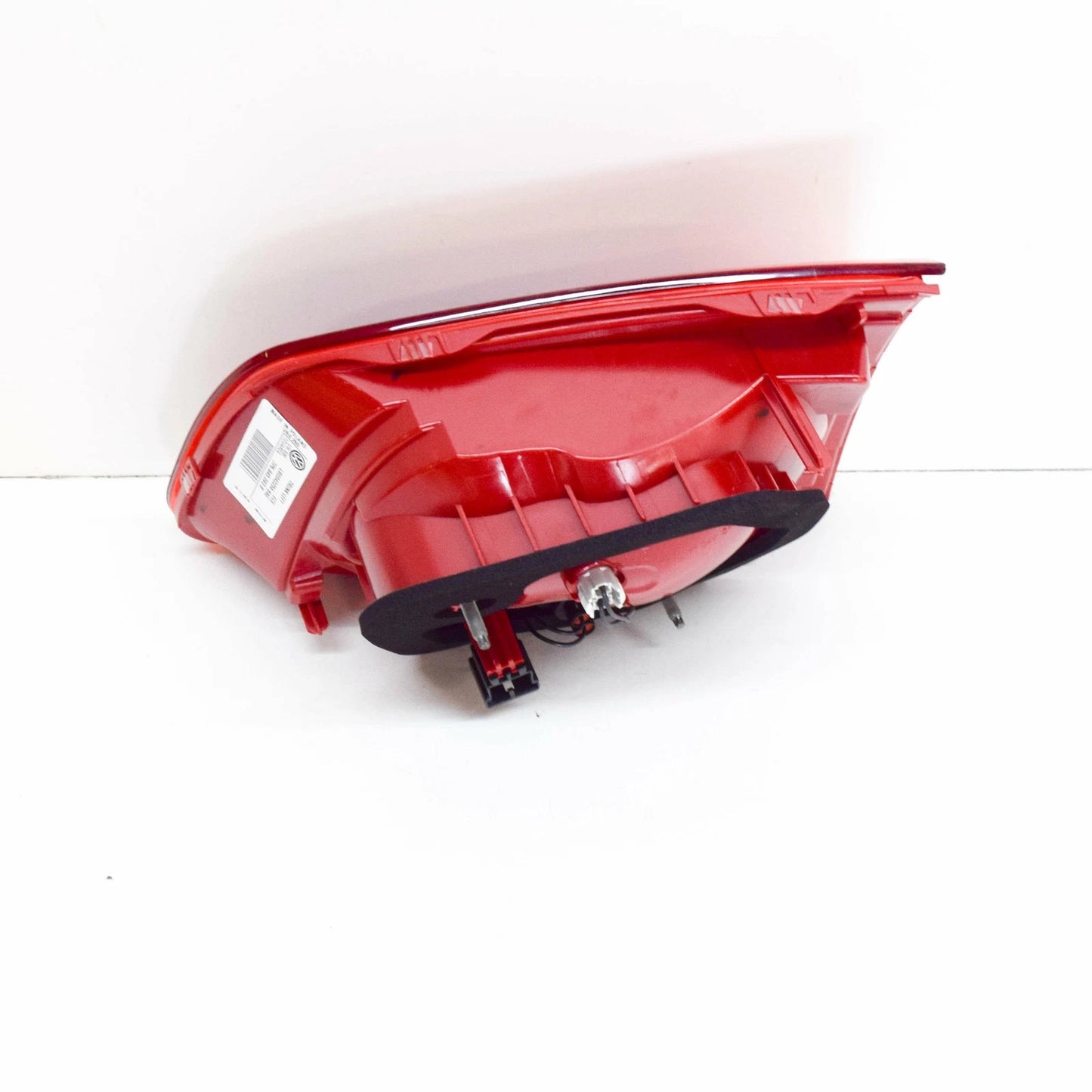 NEW VOLKSWAGEN TOUAREG 7P REAR LEFT INNER TAIL LIGHT 7P6945093B