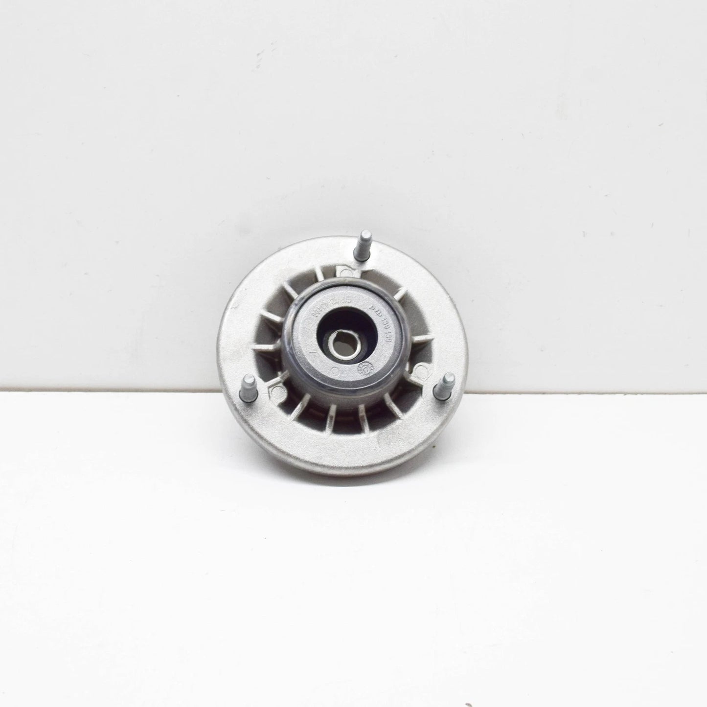 NEW BMW 5 F10 REAR SHOCK MOUNT 33506863301 6863301 ORIGINAL