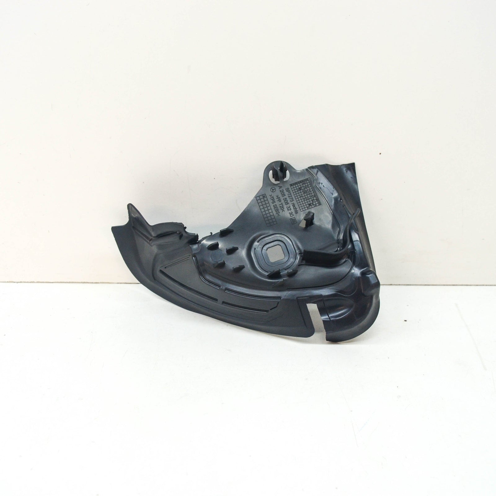 NEW MB C W205 FRONT RADIATOR GRILLE RIGHT AIR DUCT SEGMENT A2055053230 ORIGINAL