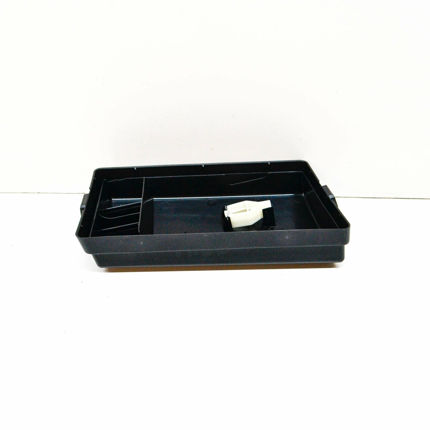 NEW AUDI A3 8V FUSE BOX COVER 5Q0937132C ORIGINAL