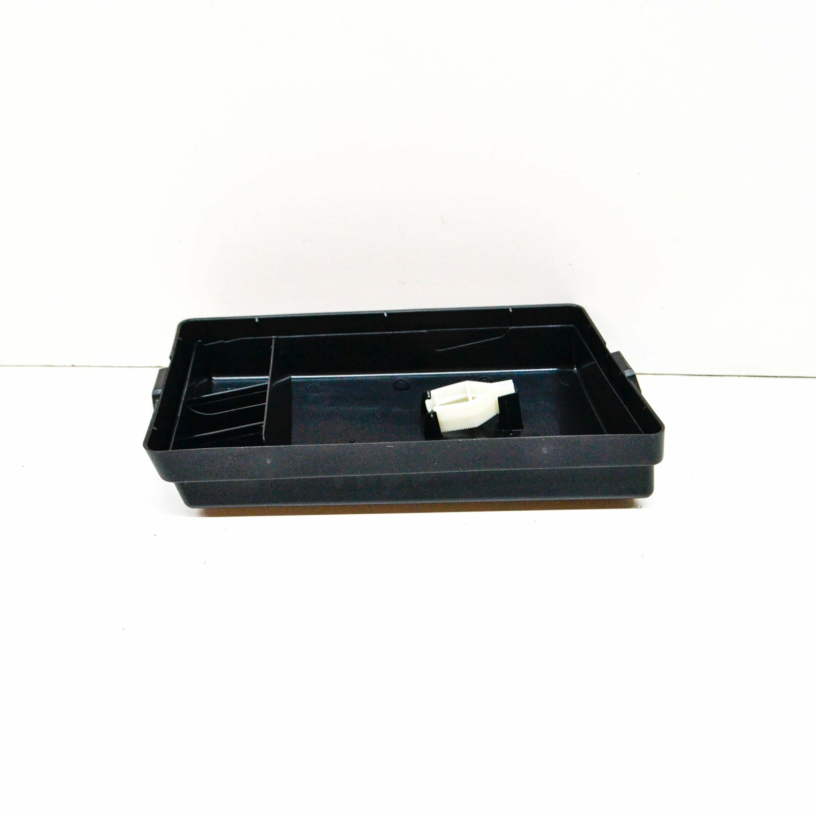 NEW AUDI A3 8V FUSE BOX COVER 5Q0937132C ORIGINAL