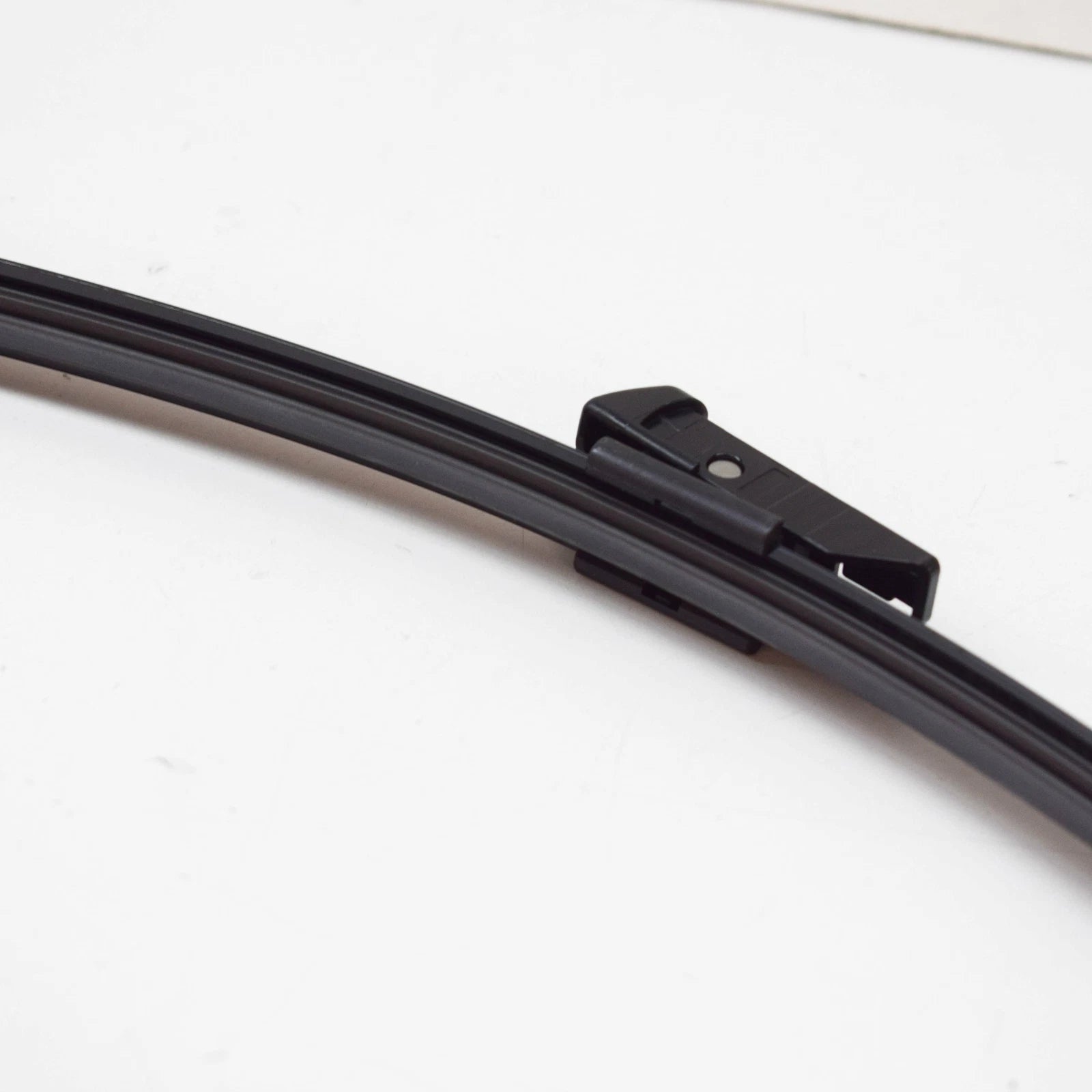 NEW AUDI A4 B9 FRONT AERODYNAMIC WIPER BLADE SET LHD 8W1998002