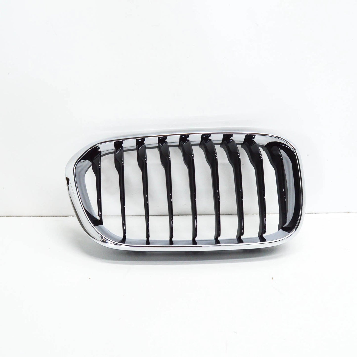 NEW BMW 1 F20 FRONT BUMPER RIGHT UPPER GRILLE 51137371686 7371686 2015 ORIGINAL