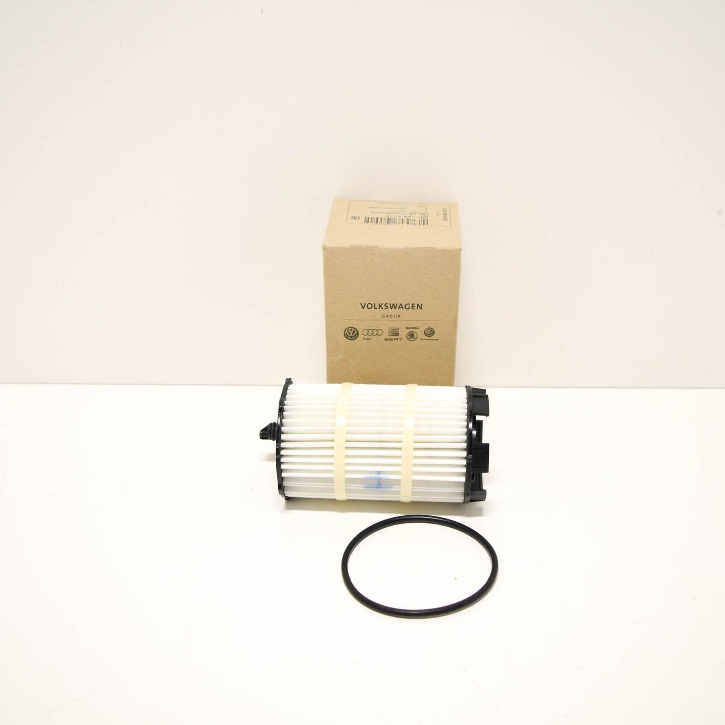 NEW AUDI S5 8T OIL FILTER 079198405E 4.2 PETROL 260KW ORIGINAL