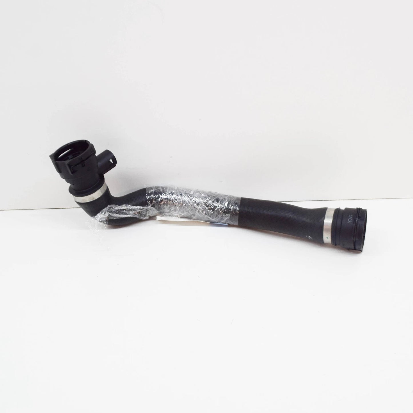 NEW BMW 7 E38 RADIATOR WATER LOWER PIPE HOSE 740I 11531711878 4.4 ORIGINAL