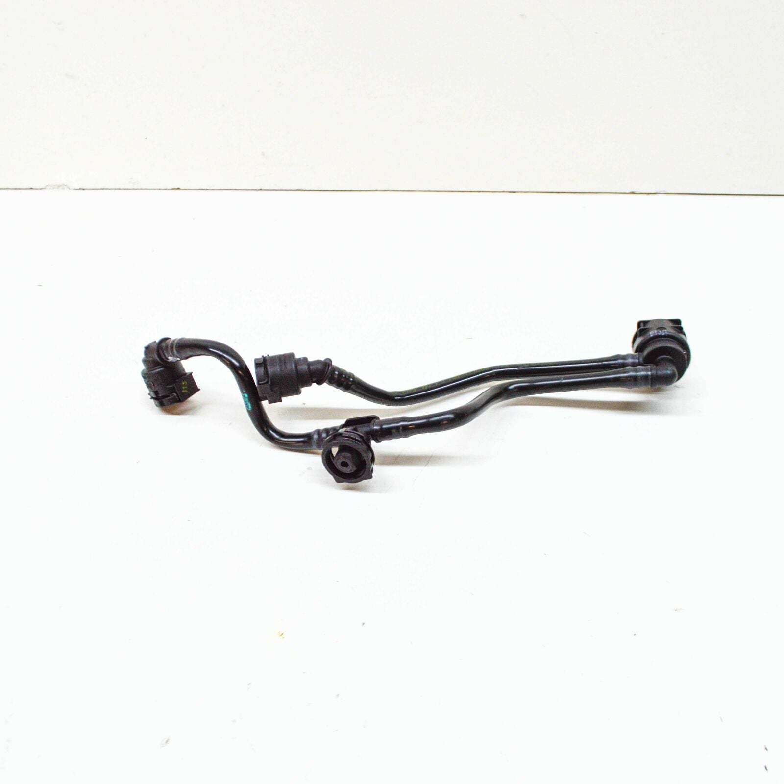 NEW MERCEDES-BENZ E W213 COOLANT HOSE PIPE VENT LINE A2135010201 ORIGINAL