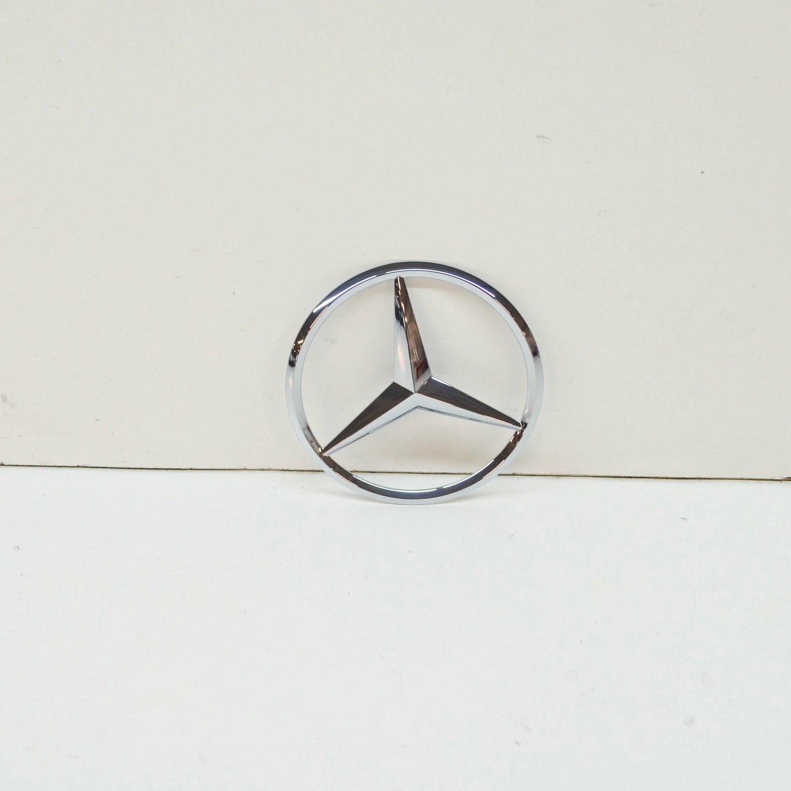 NEW MERCEDES BENZ E W212 REAR TRUNK LID EMBLEM BADGE A2138170116 ORIGINAL