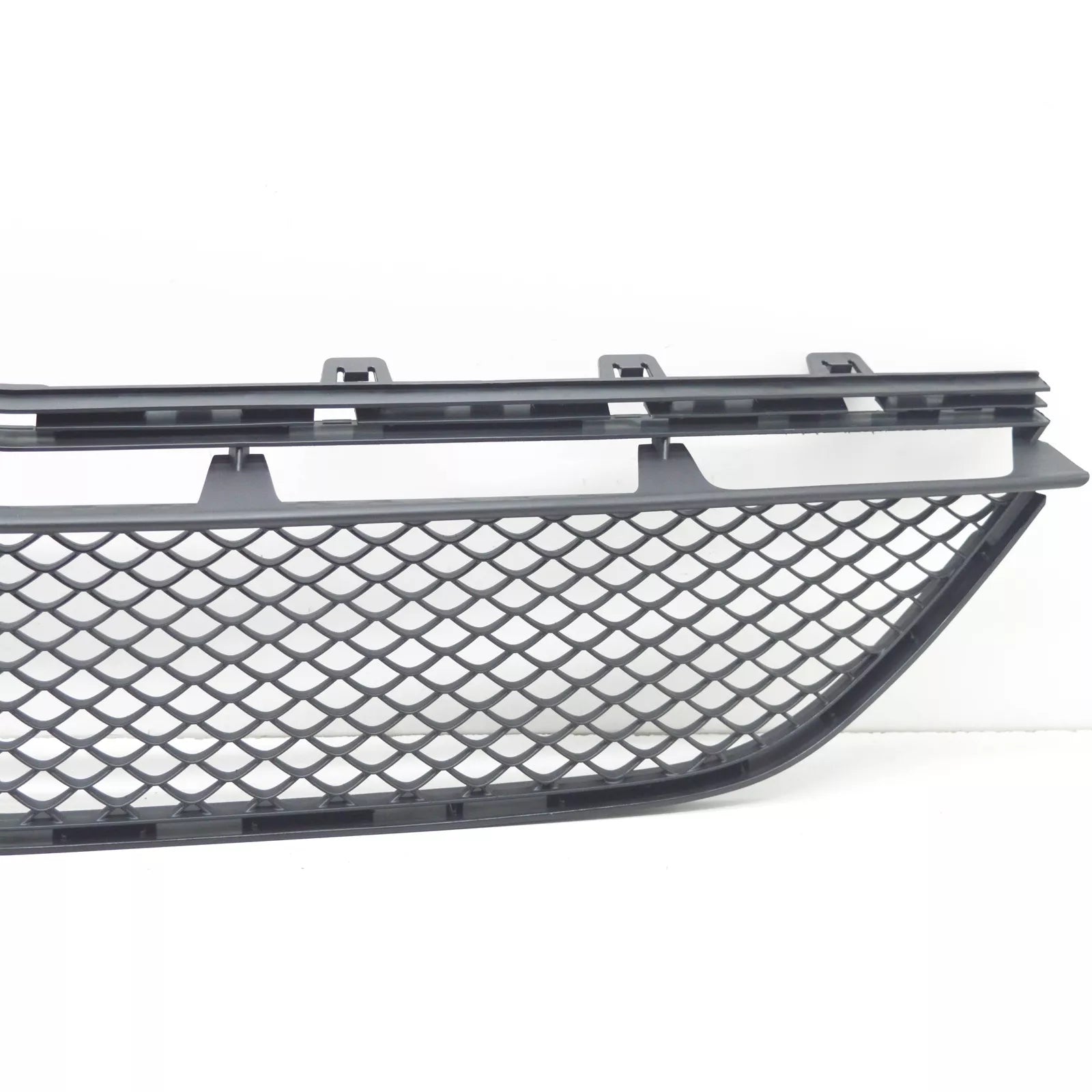NEW MERCEDES-BENZ CLS C218 FRONT BUMPER LOWER CENTER GRILLE A2188850024
