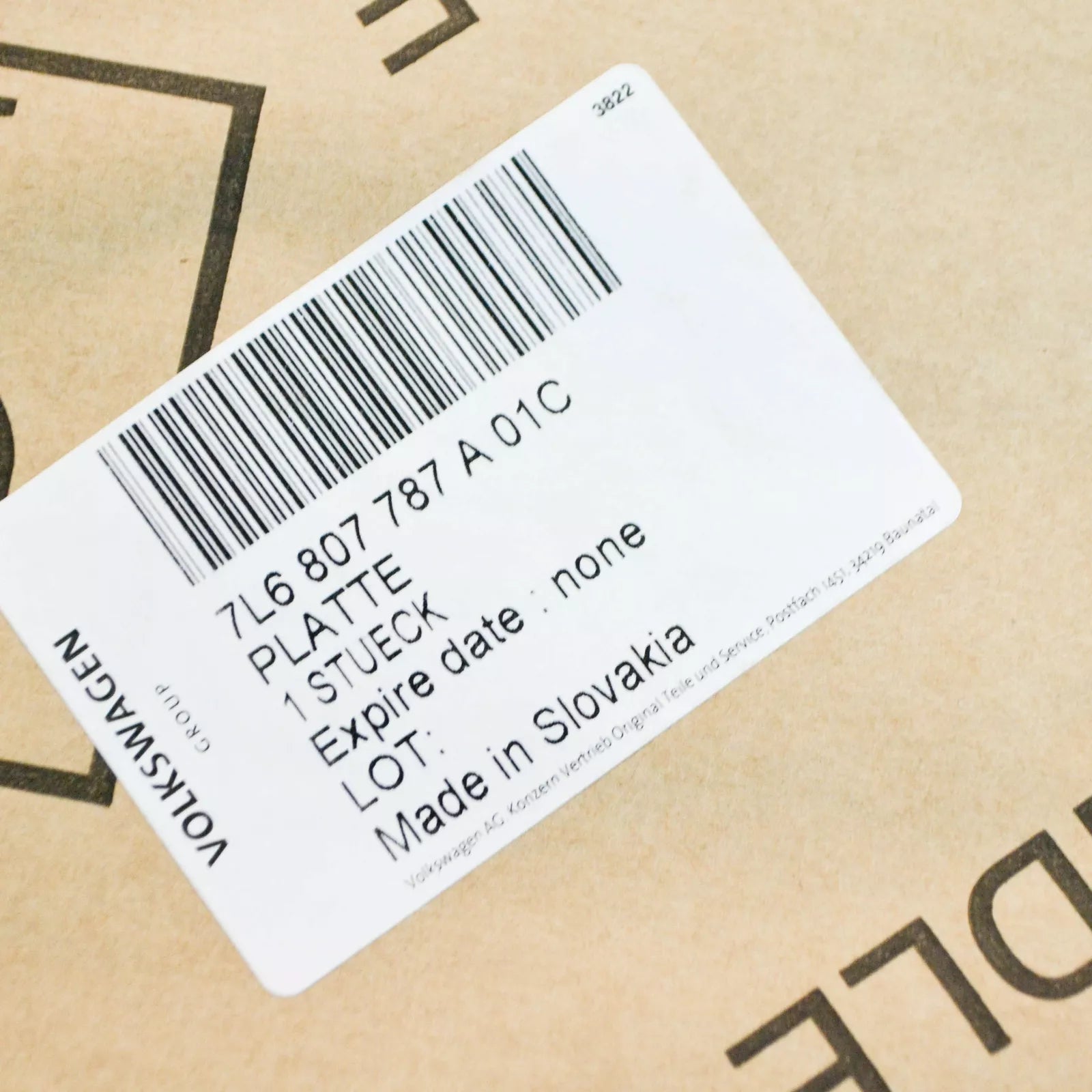 NEW VOLKSWAGEN TOUAREG 7L MK1 REAR BUMPER PLATE 7L6807787A01C ORIGINAL