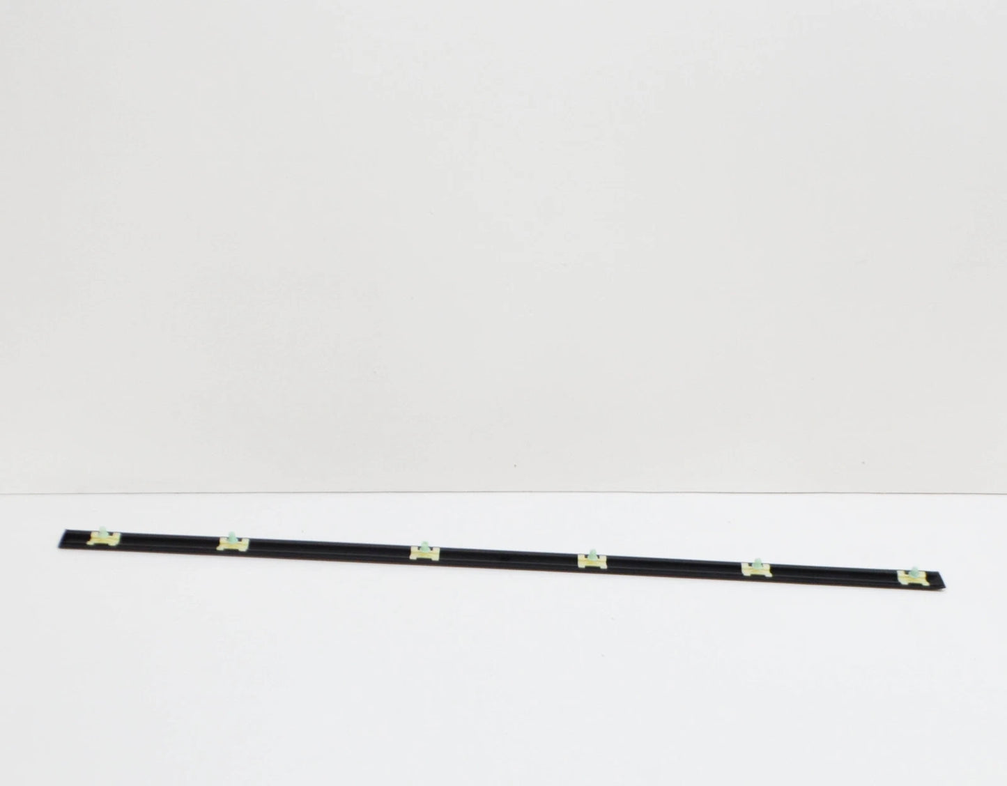 NEW BMW 5 E39 FRONT RIGHT DOOR MOULDING 51138159296 8159296 ORIGINAL