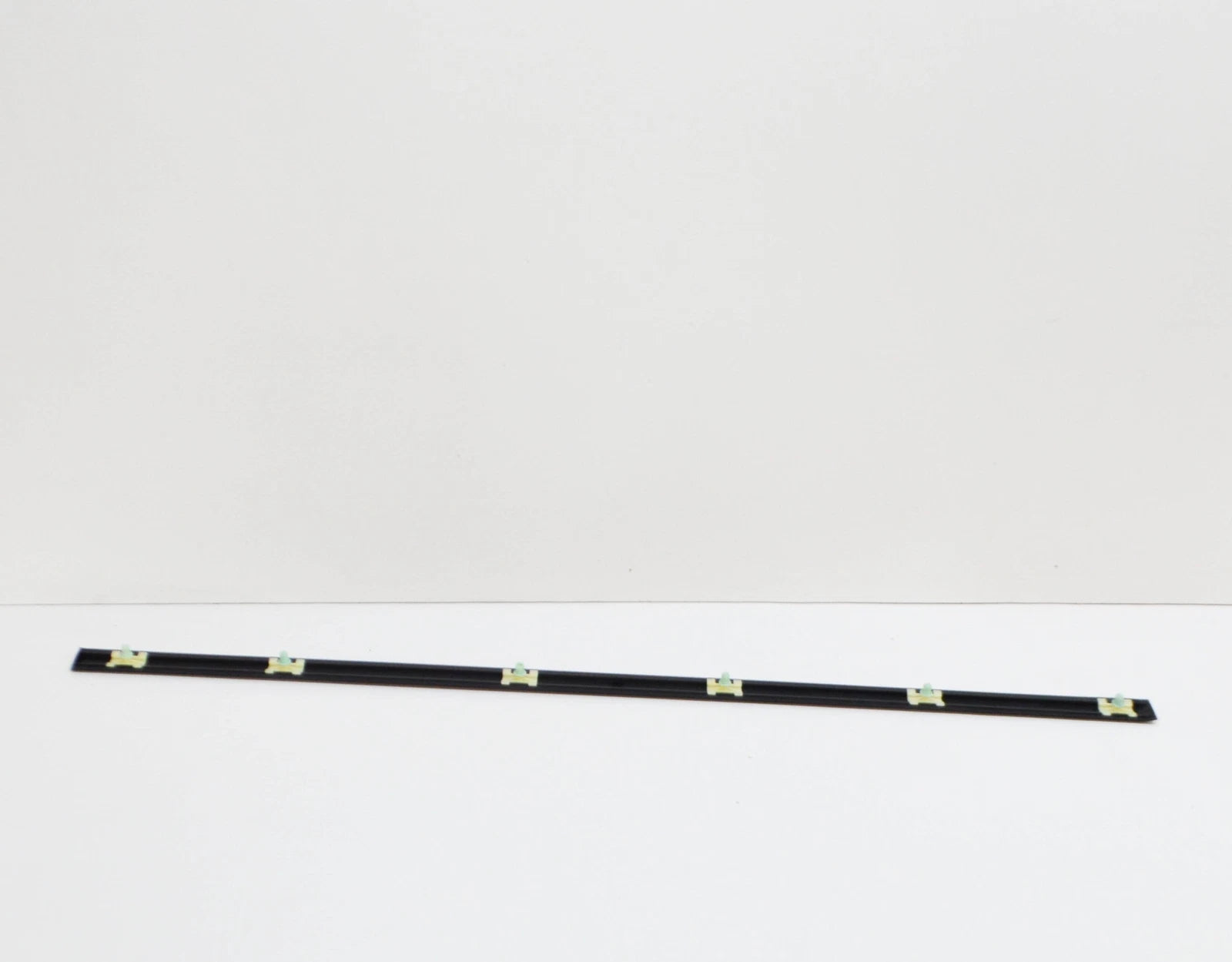 NEW BMW 5 E39 FRONT RIGHT DOOR MOULDING 51138159296 8159296 ORIGINAL