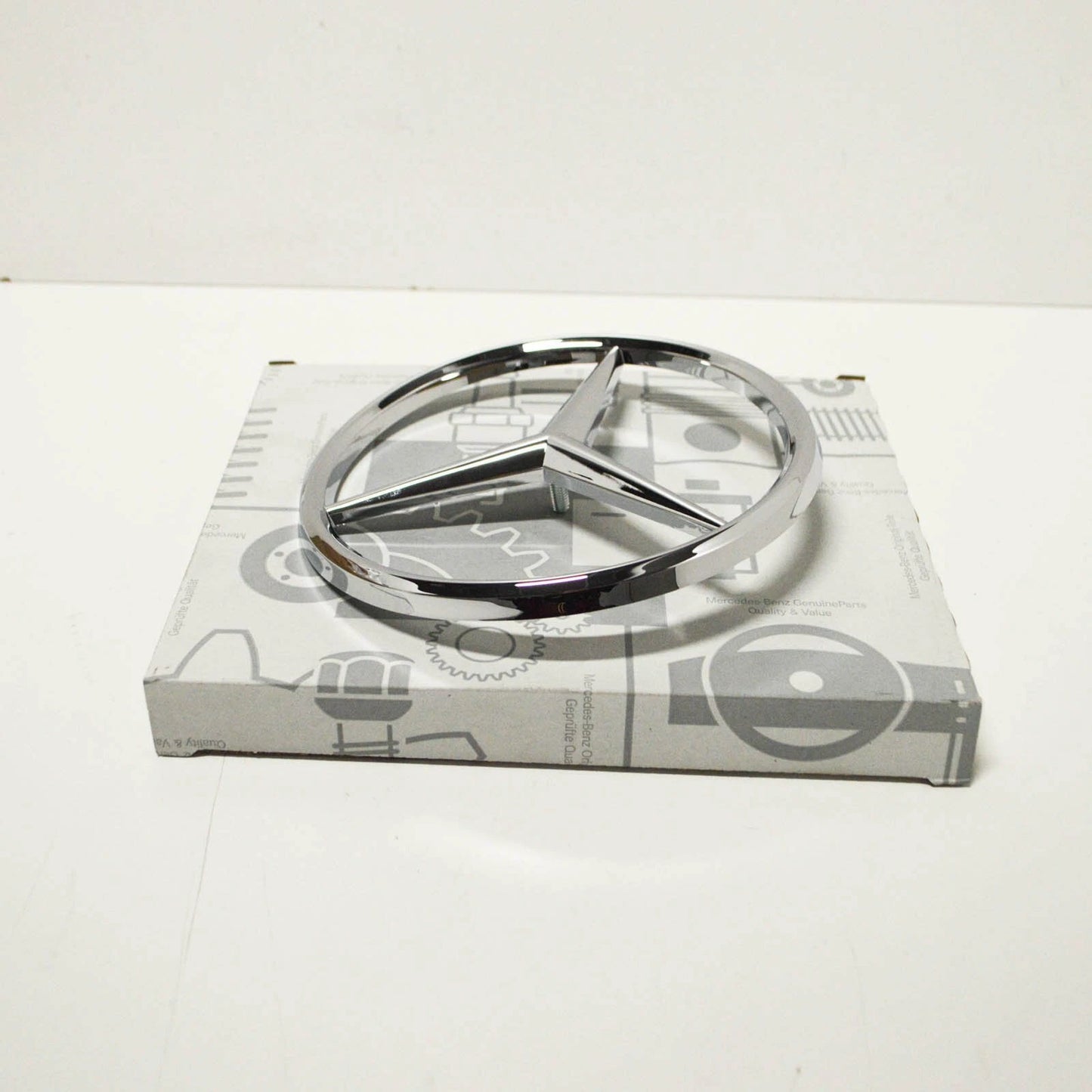 NEW MERCEDES-BENZ G W460 FRONT EMBLEM BADGE A4608880009