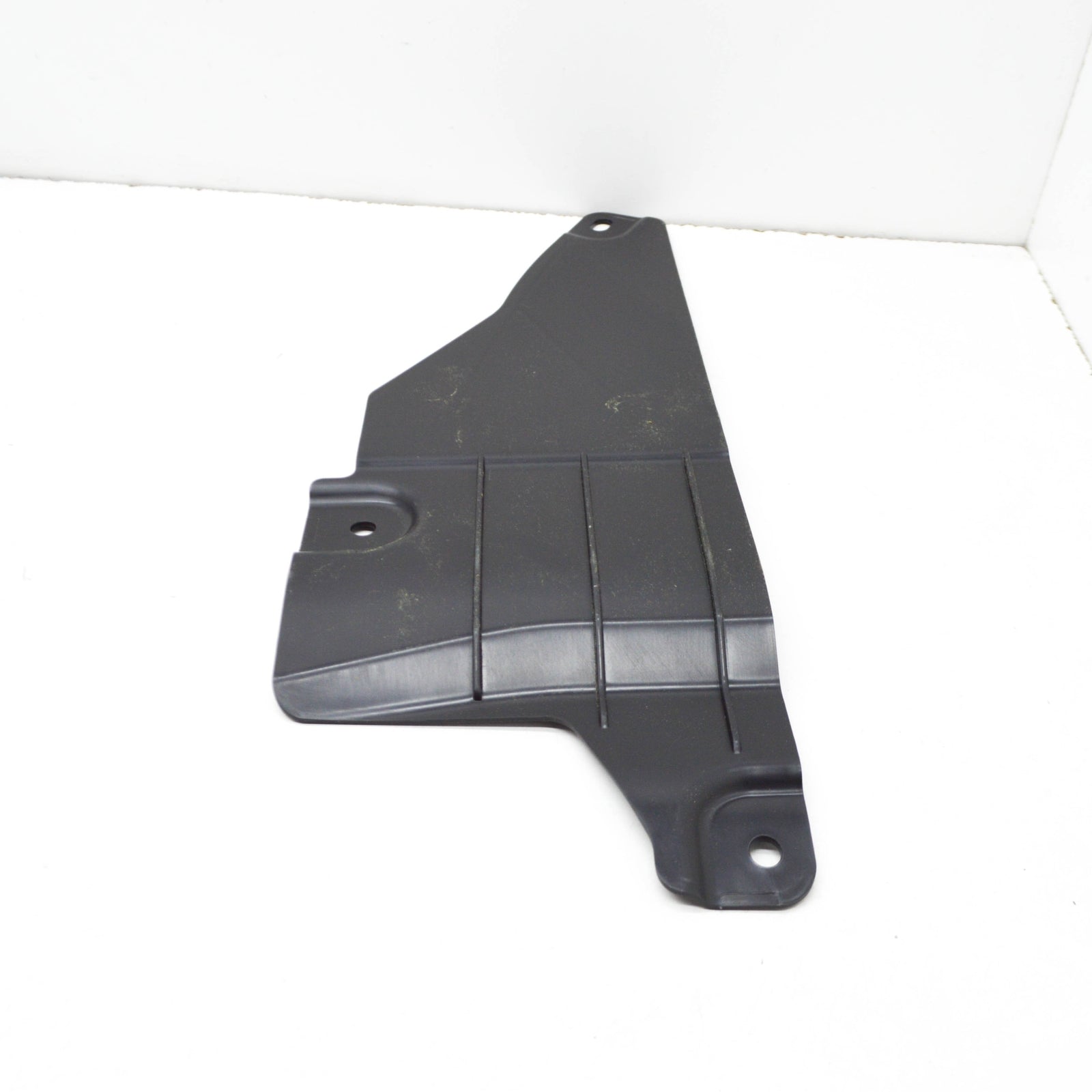 new bmw i8 i12 rear left aero cover 51757387415 original